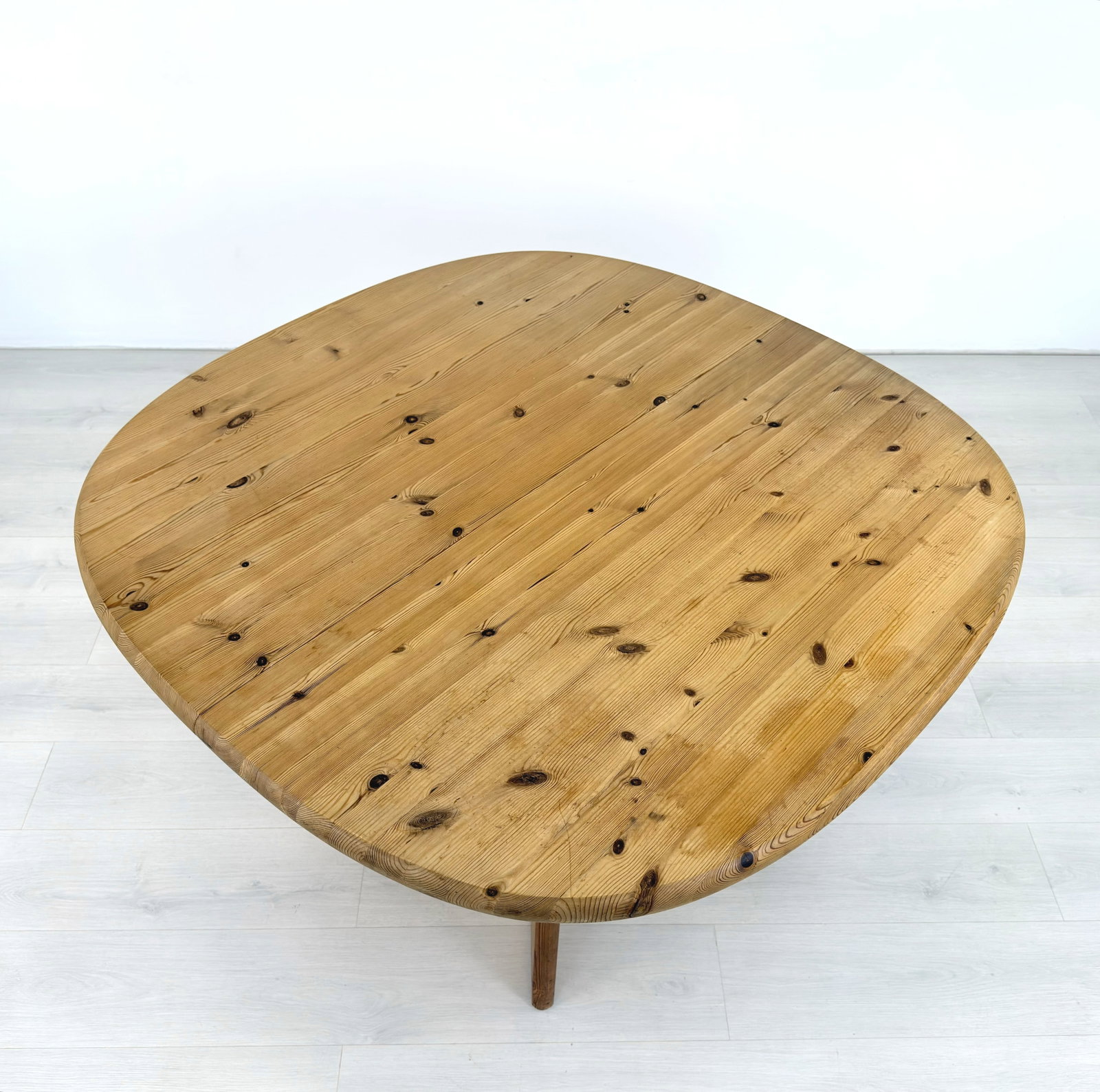 RAINER DAUMILLER EXTENDABLE DINING TABLE - 4