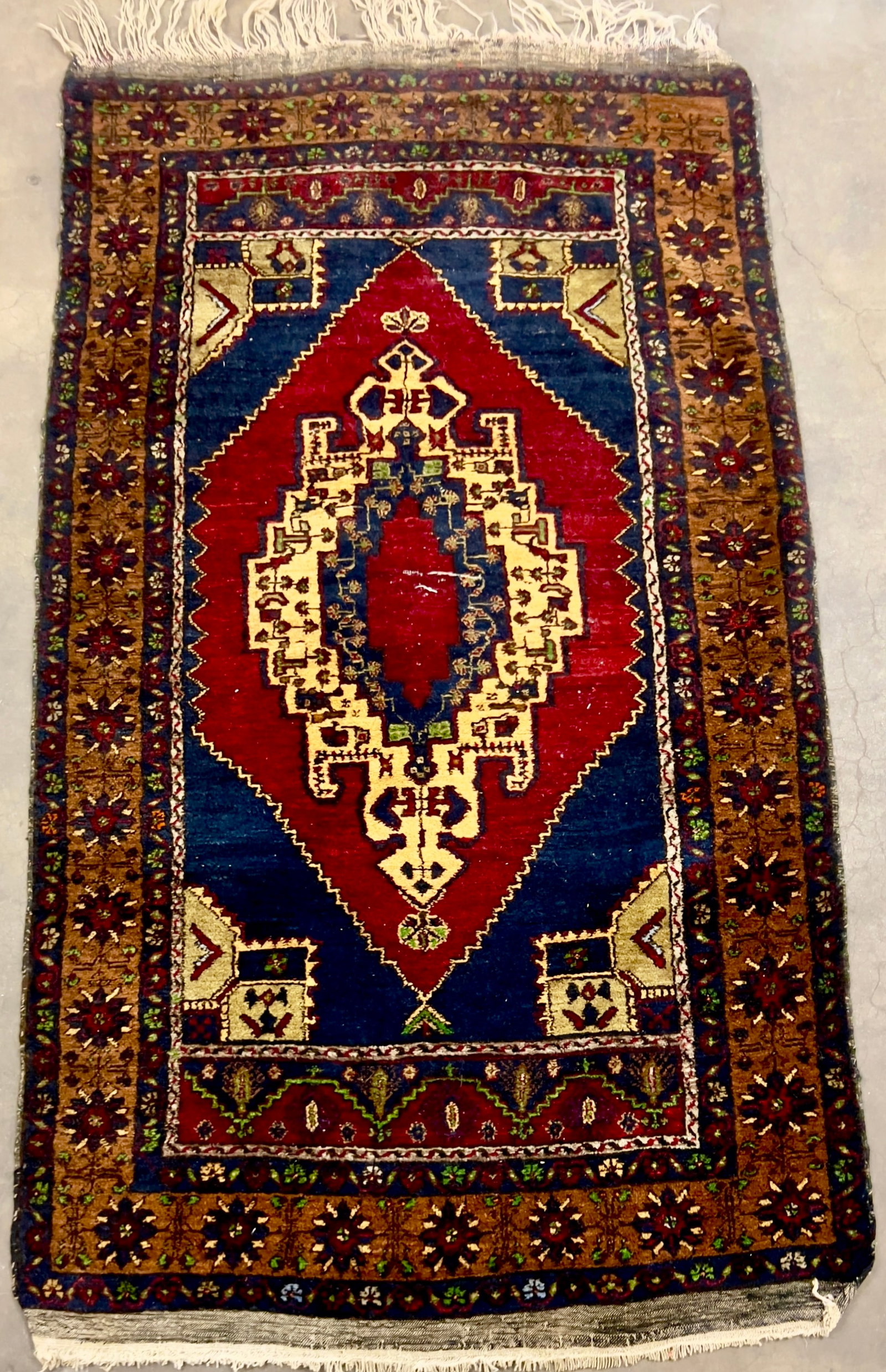 VINTAGE TURKISH WOOL RUG (1 of 11)