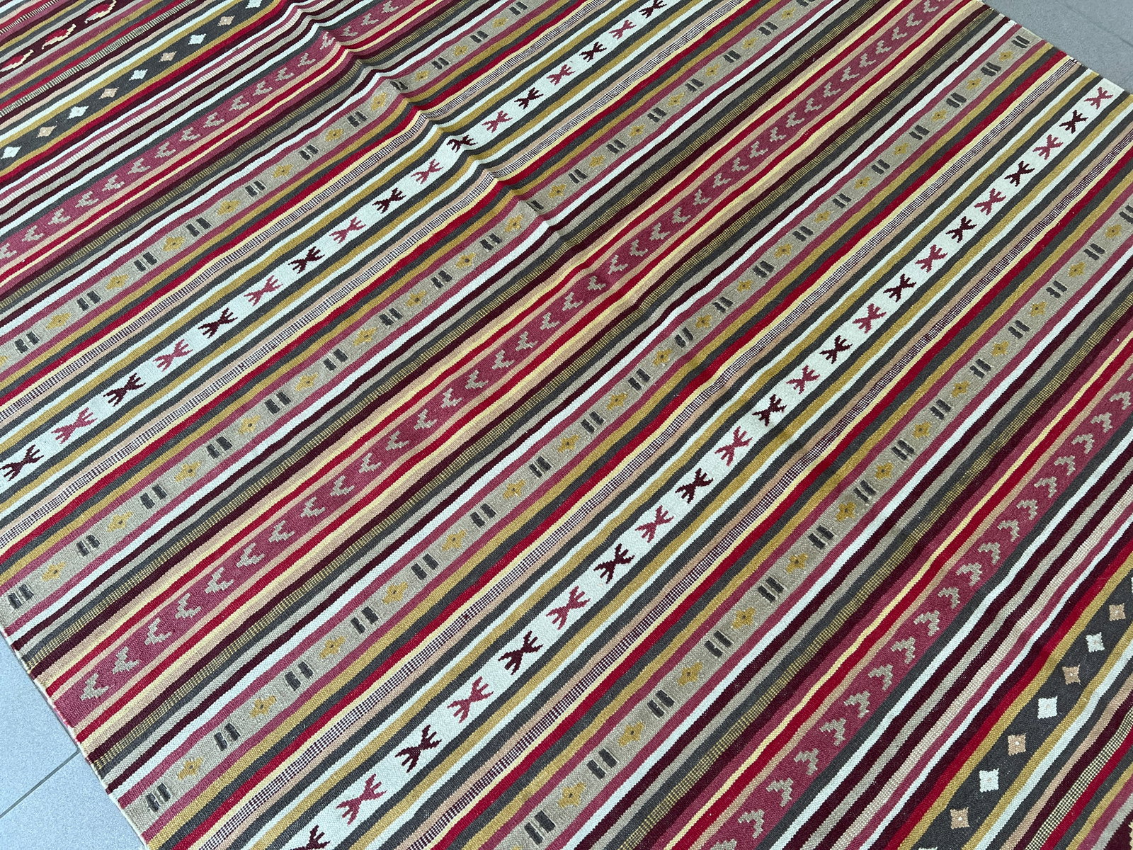 ORIENTAL FLATWEAVE RUG - 3