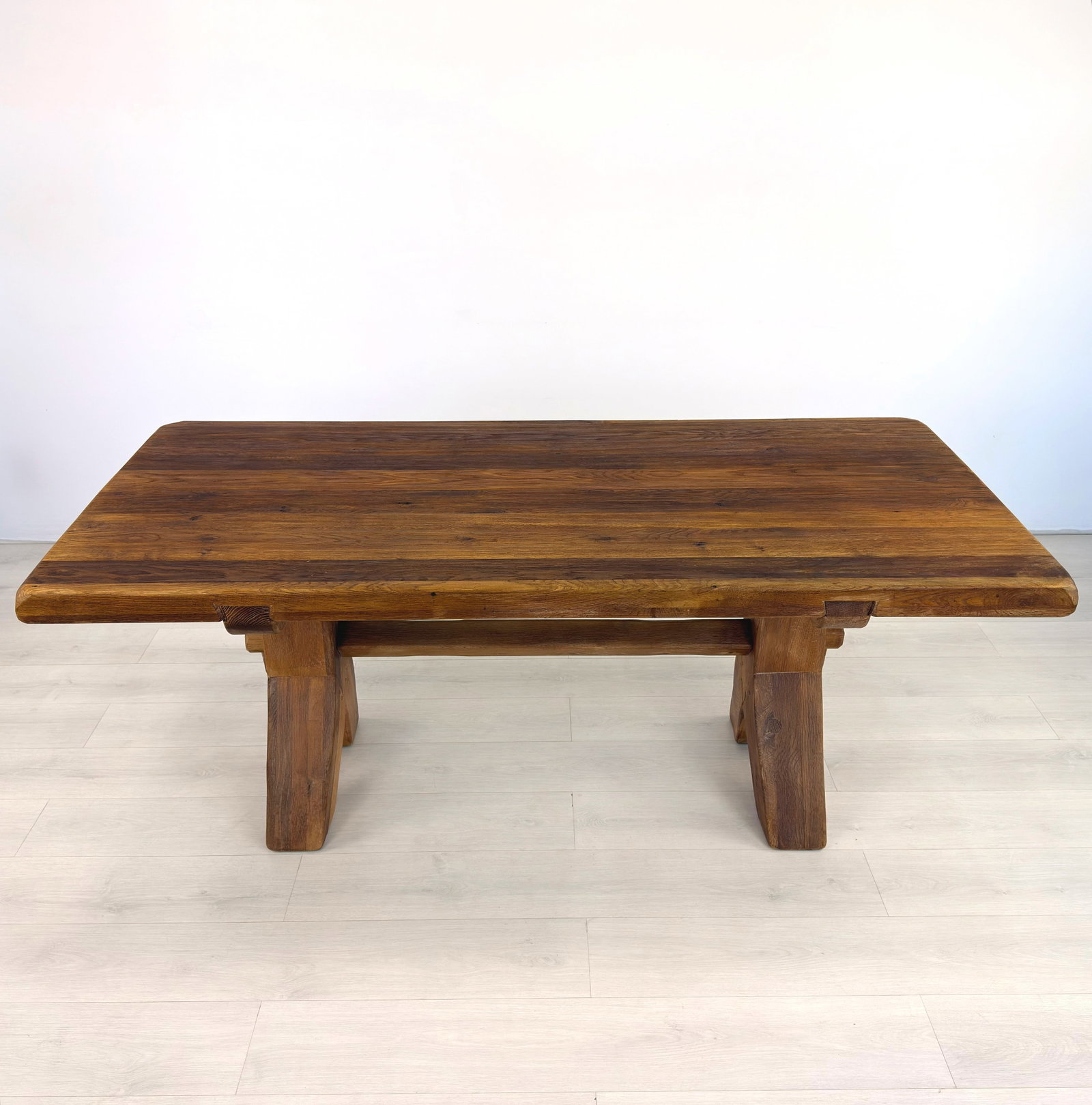 DE PUYDT DINING TABLE - 3