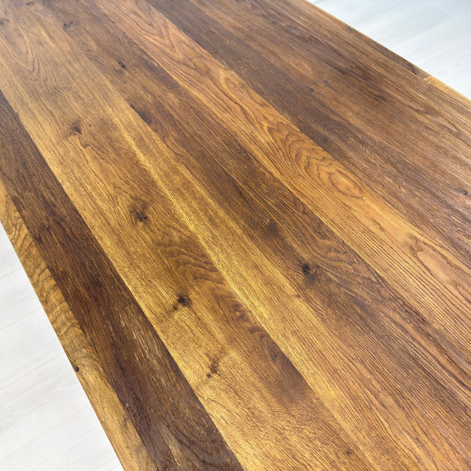 DE PUYDT DINING TABLE - 6