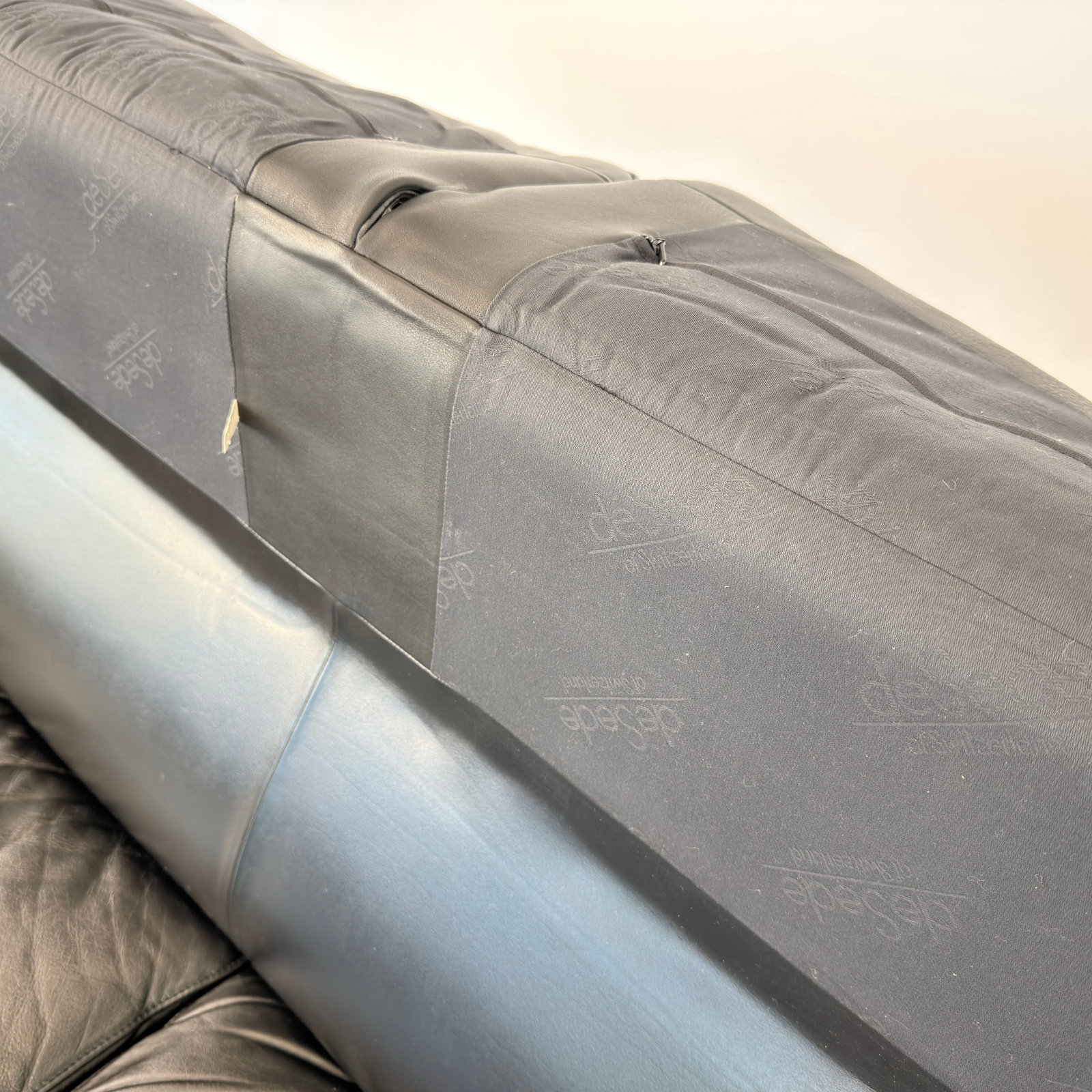 DE SEDE DS 2011 LEATHER SOFA - 10
