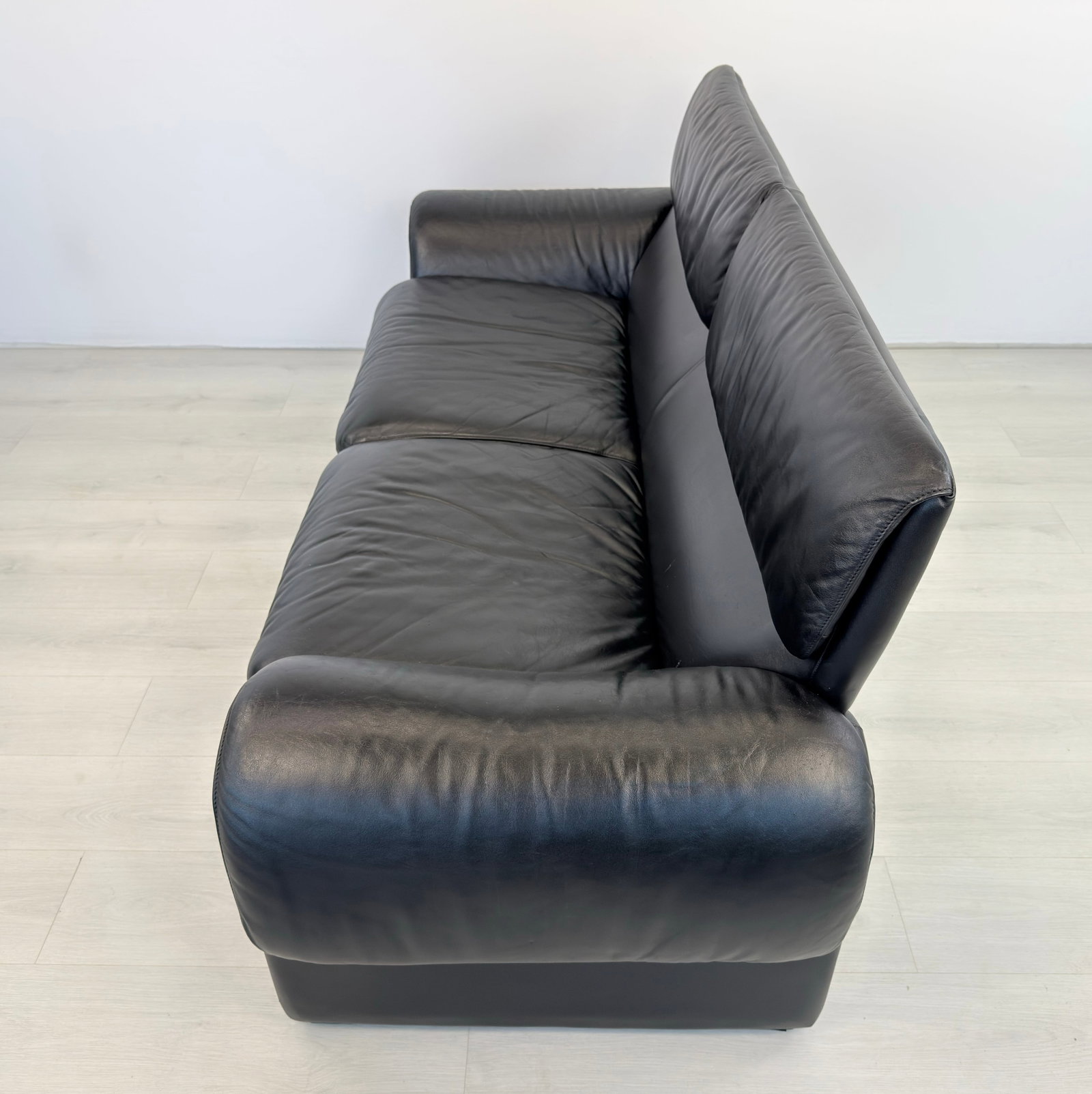 DE SEDE DS 2011 LEATHER SOFA - 7