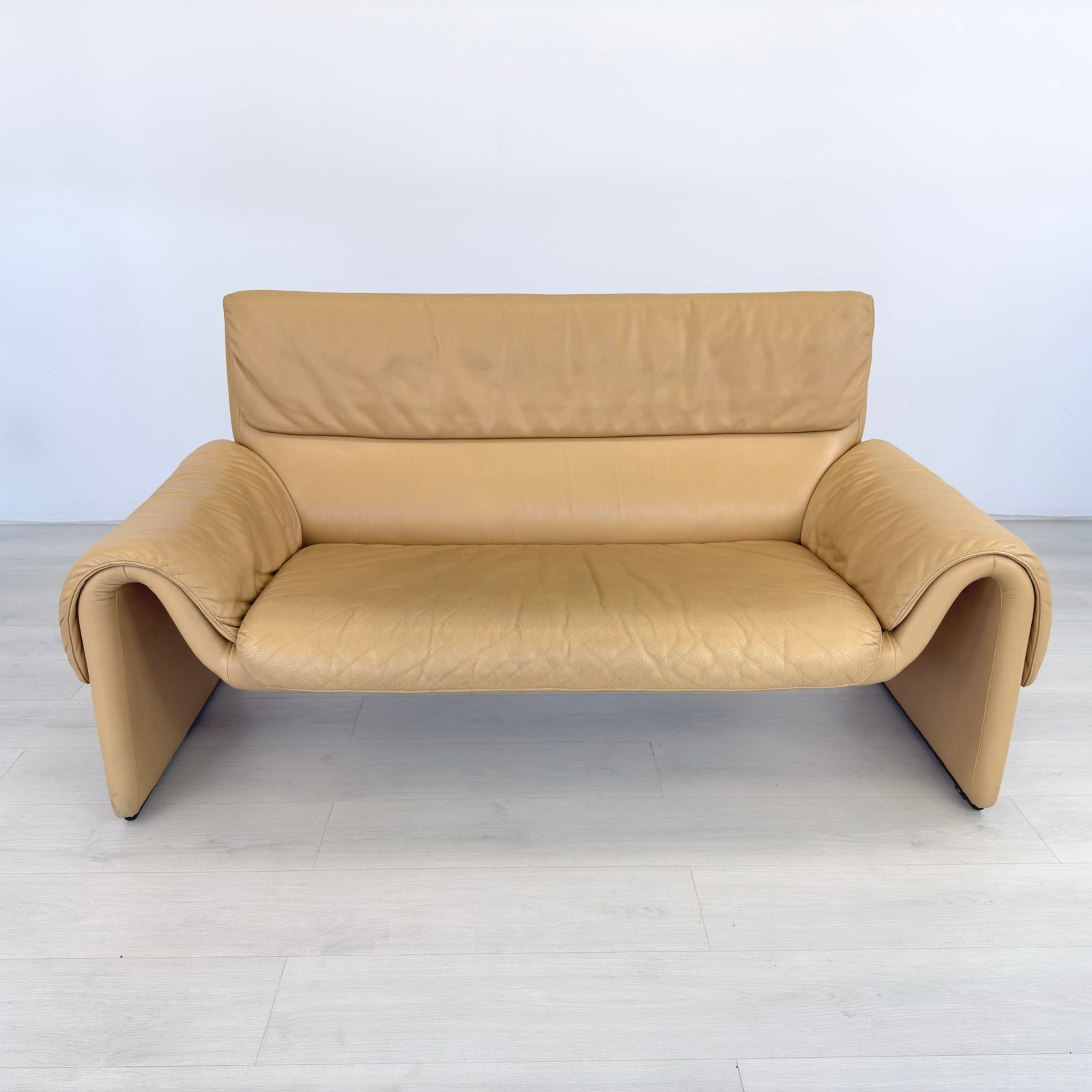 DE SEDE DS-2011 LEATHER SOFA - 5