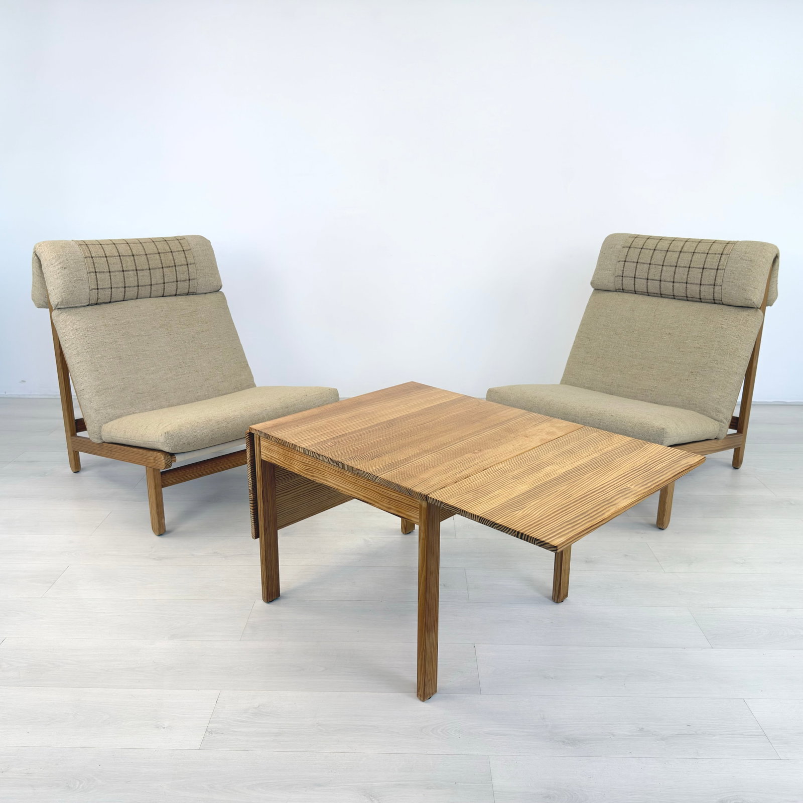 BERNT PETERSEN DROP-LEAF COFFEE TABLE - 14