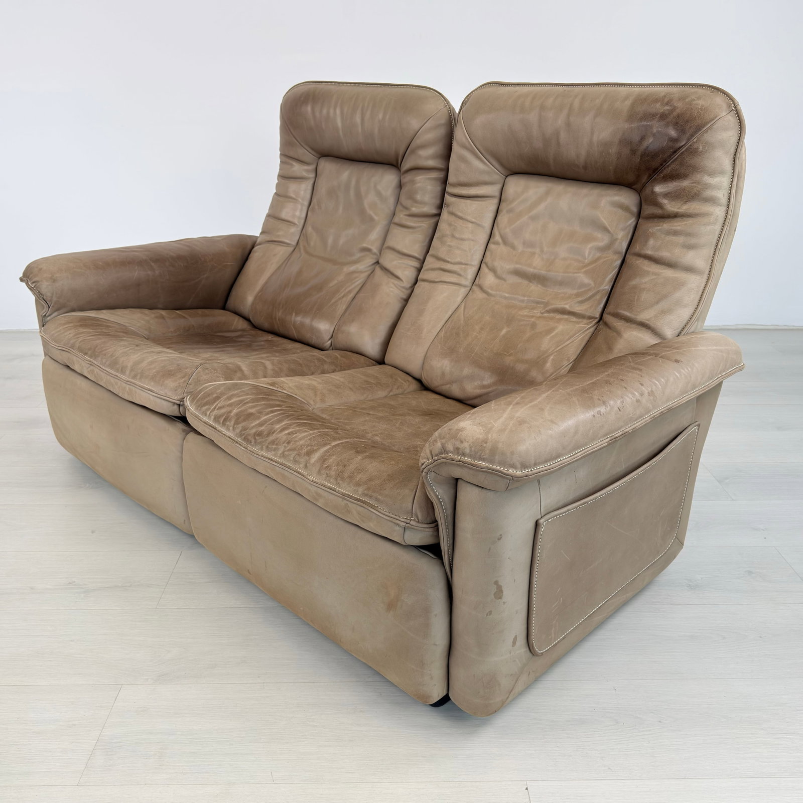 DE SEDE LEATHER SOFA - 4
