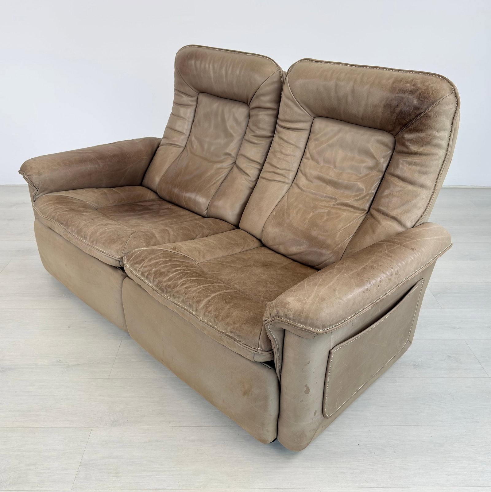 DE SEDE LEATHER SOFA - 5
