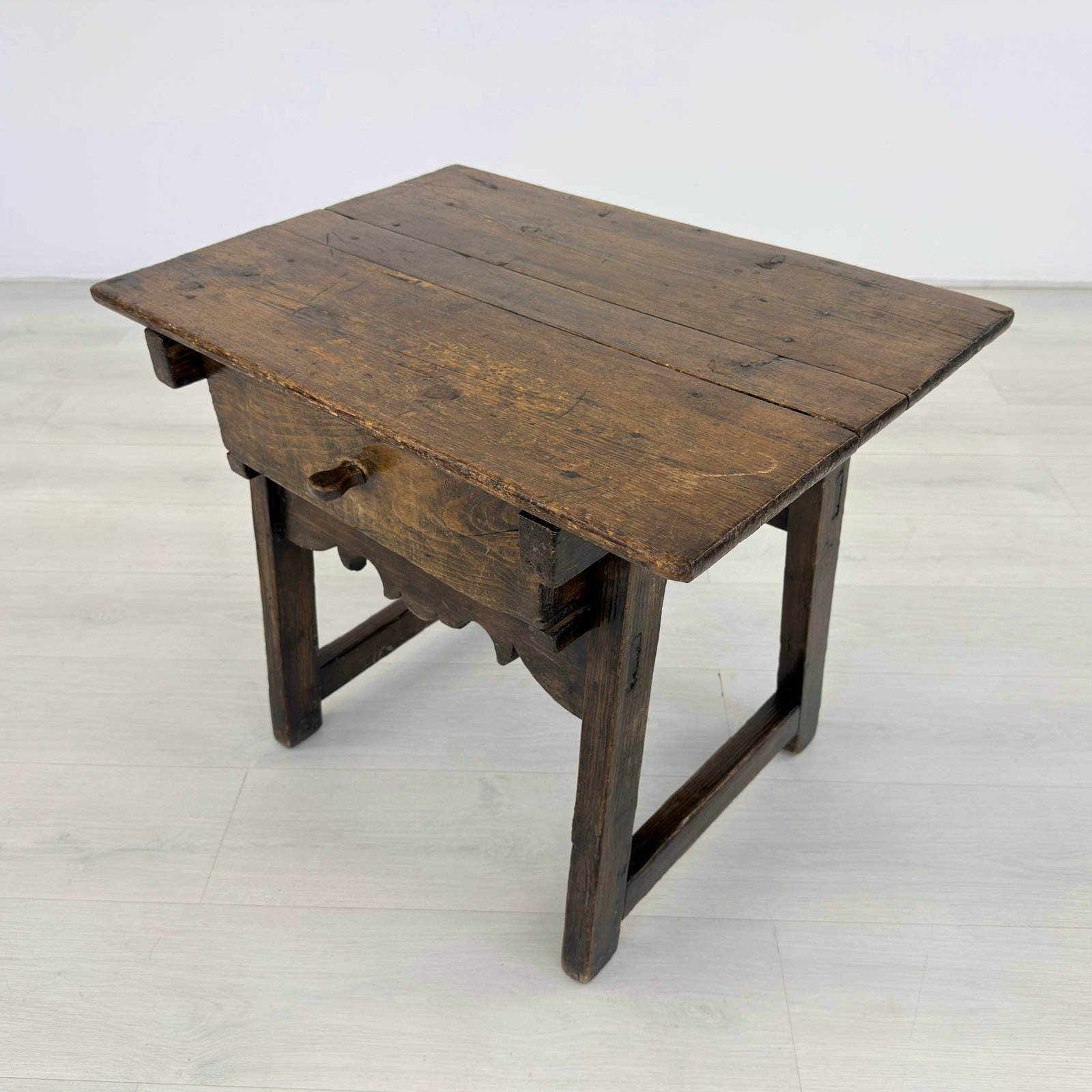 ANTIQUE 17C SPANISH SIDE TABLE - 3