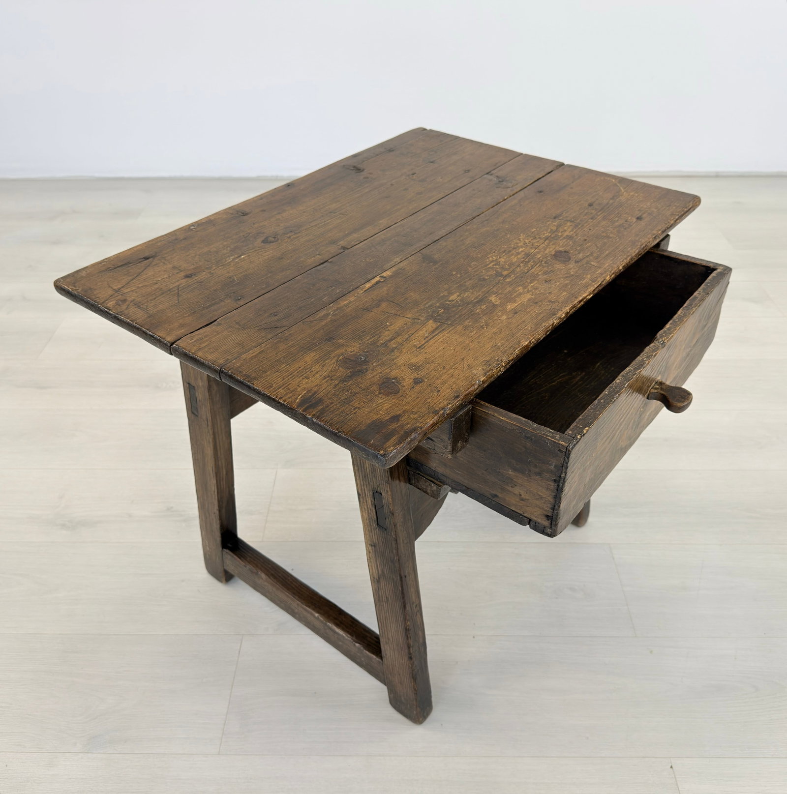 ANTIQUE 17C SPANISH SIDE TABLE - 4