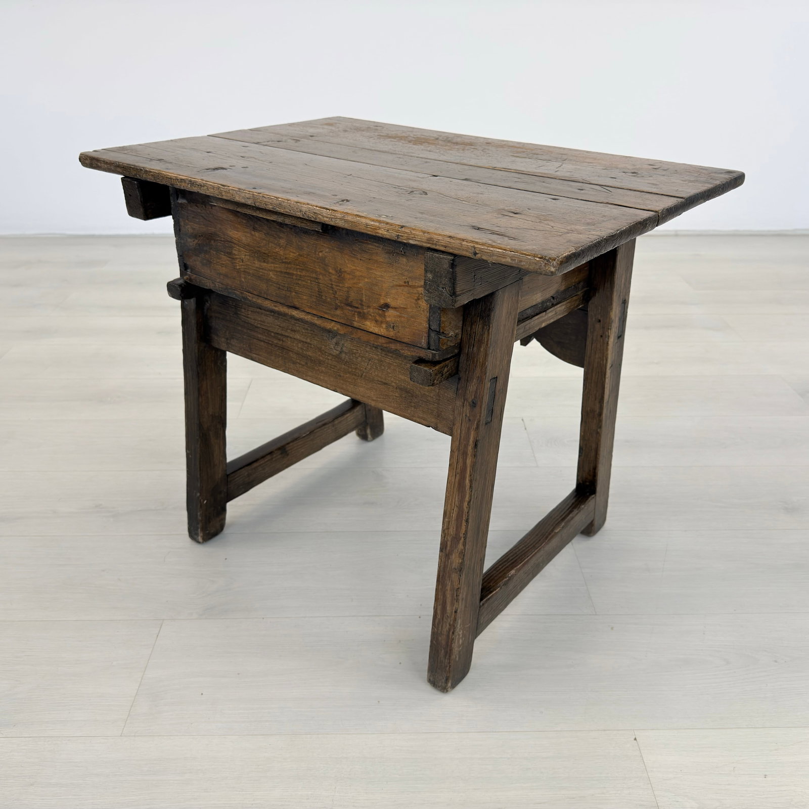 ANTIQUE 17C SPANISH SIDE TABLE - 8
