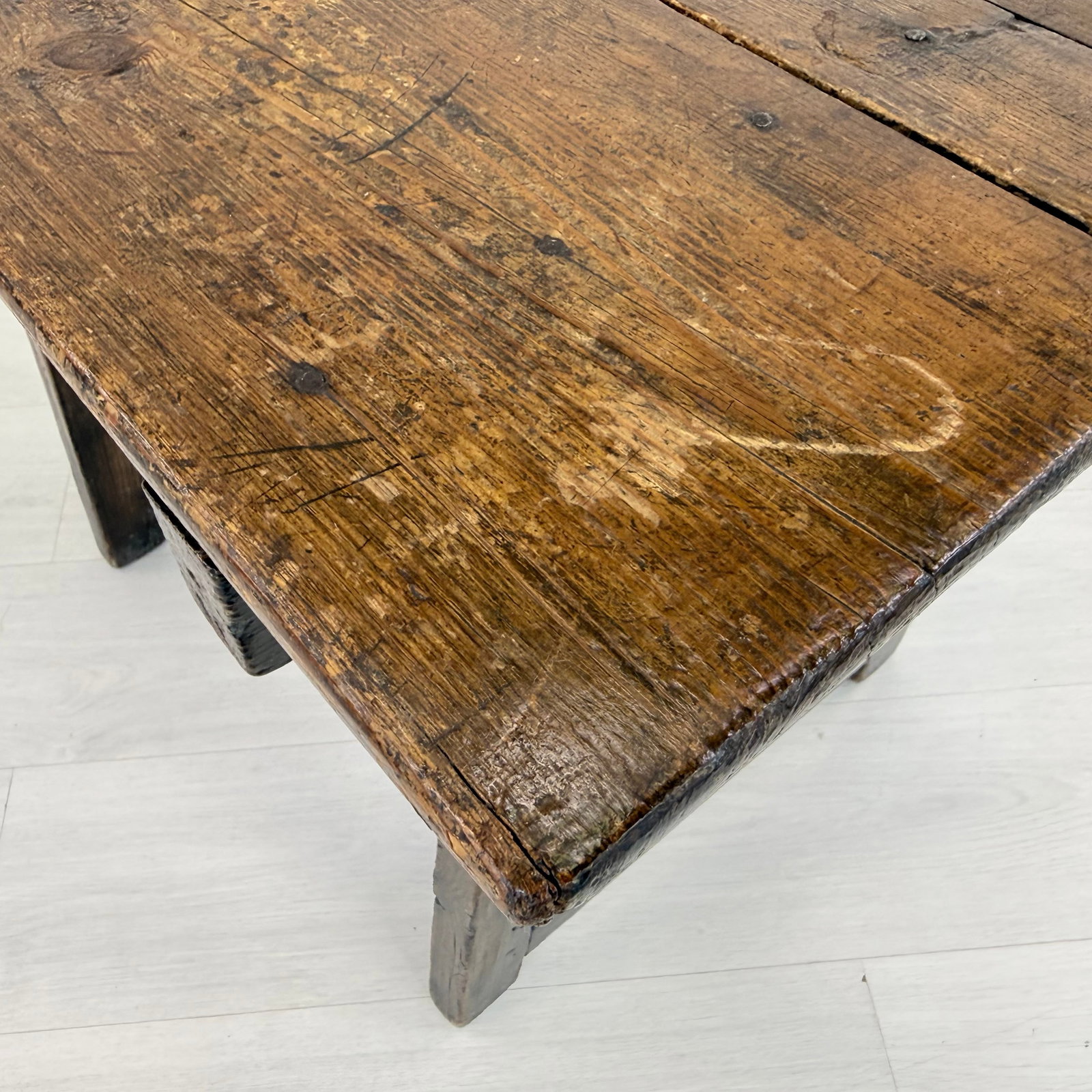ANTIQUE 17C SPANISH SIDE TABLE - 9