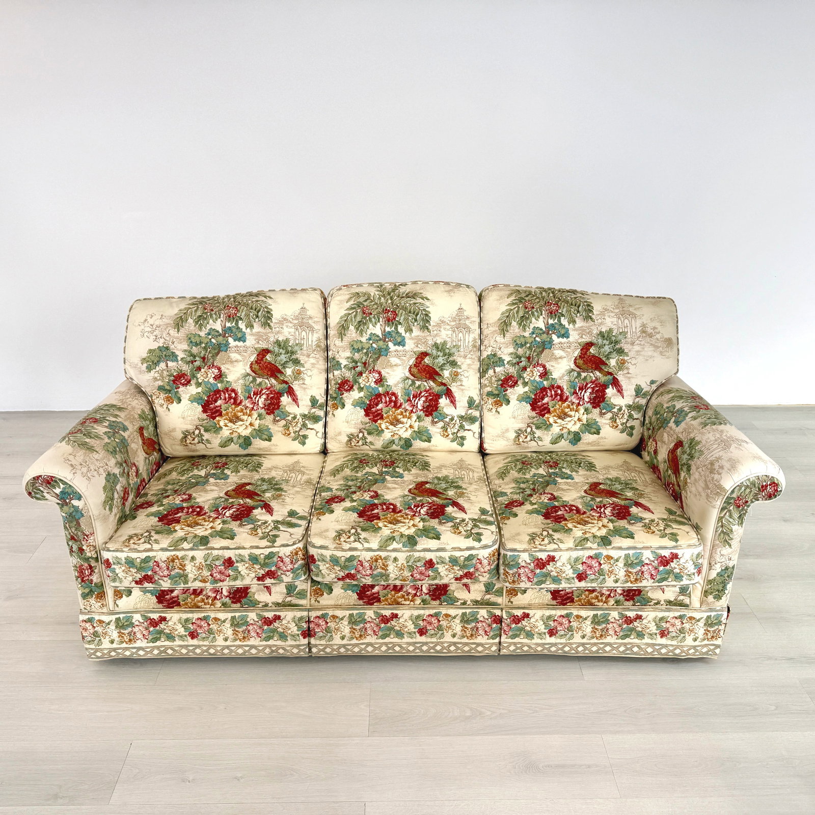 MEDALLION THREE-SEATER SOFA - 2