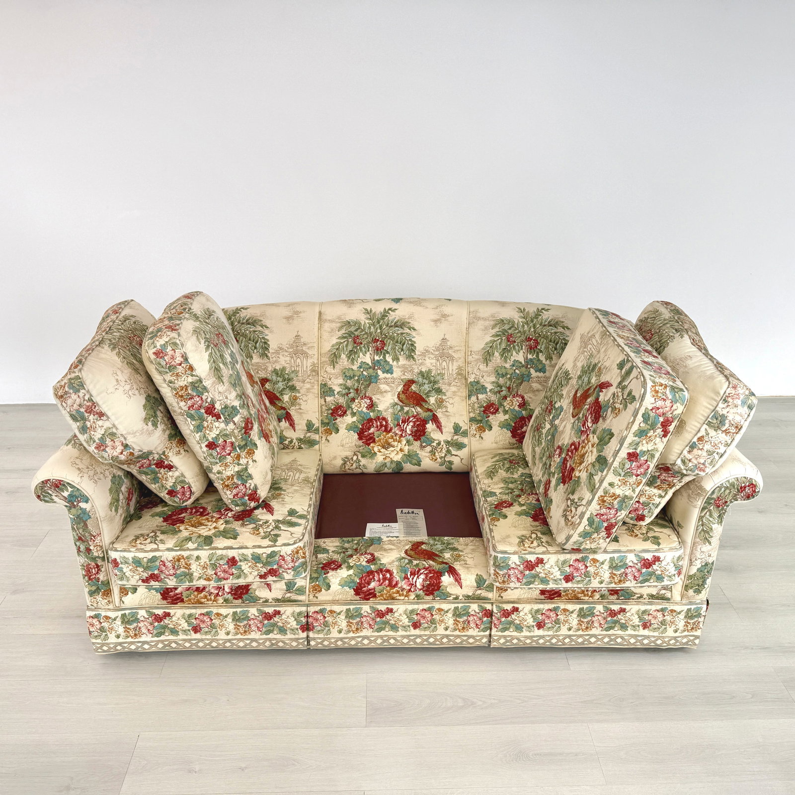 MEDALLION THREE-SEATER SOFA - 6