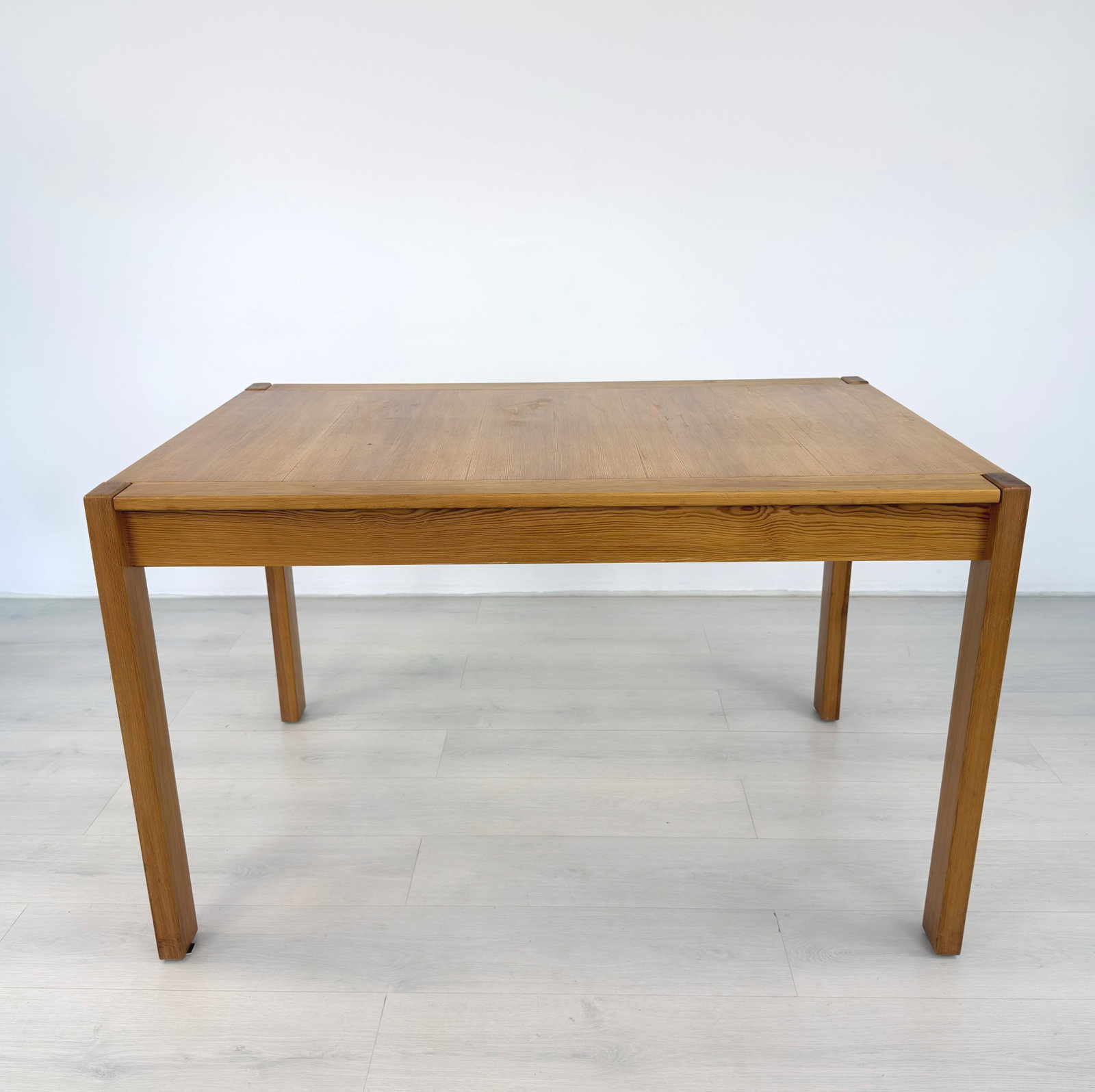 SCANDINAVIAN DINING TABLE - 2