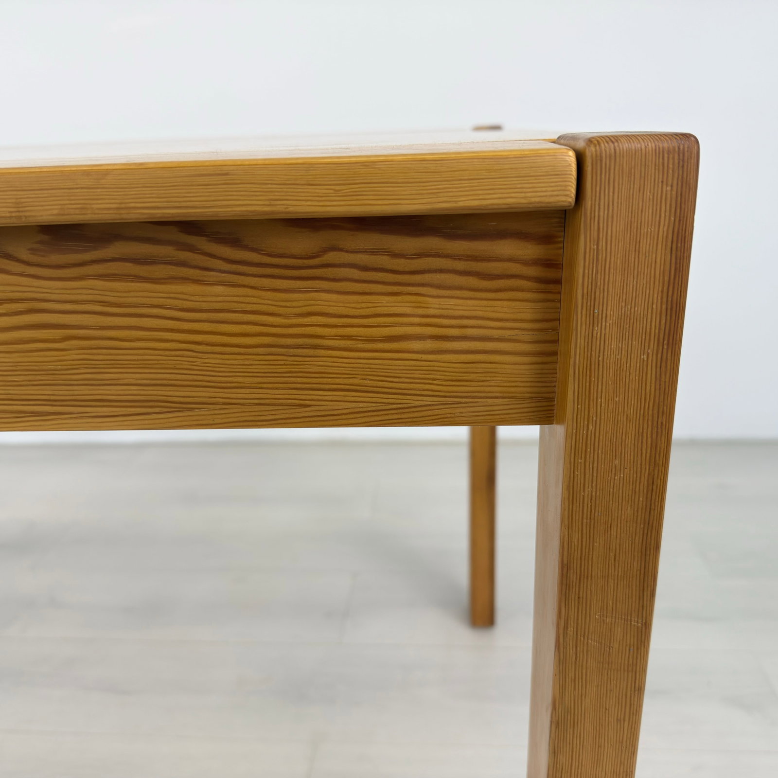 SCANDINAVIAN DINING TABLE - 7