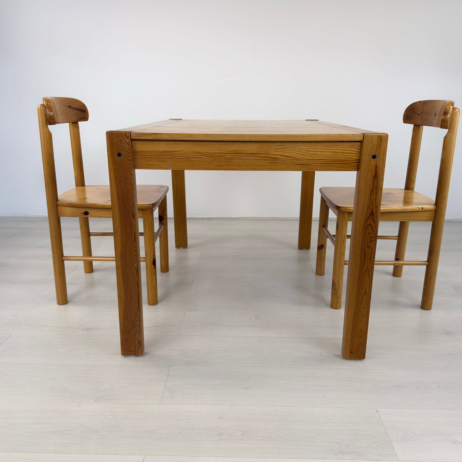 SCANDINAVIAN DINING TABLE - 9