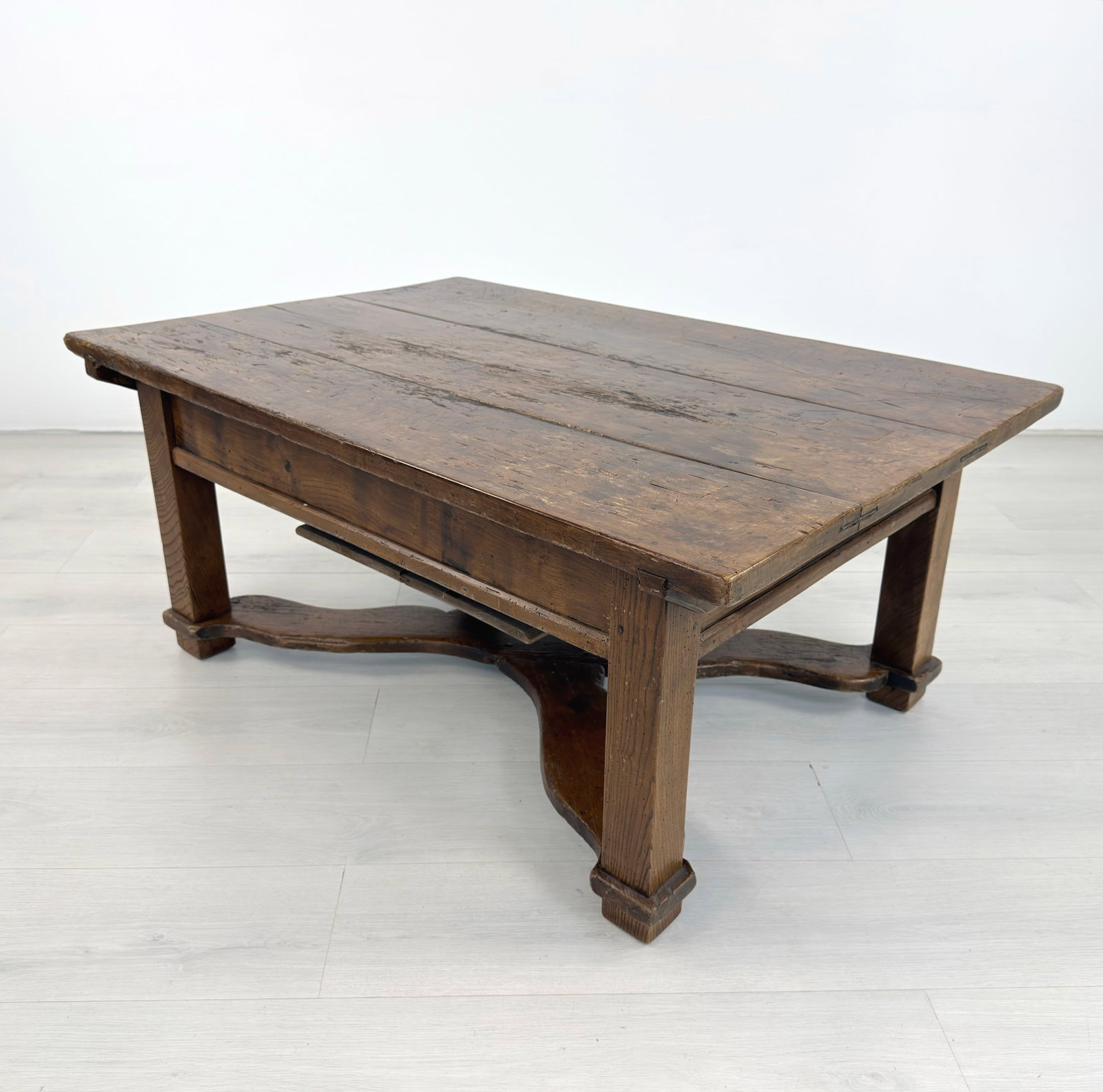 ANTIQUE RUSTIC COFFEE TABLE - 4