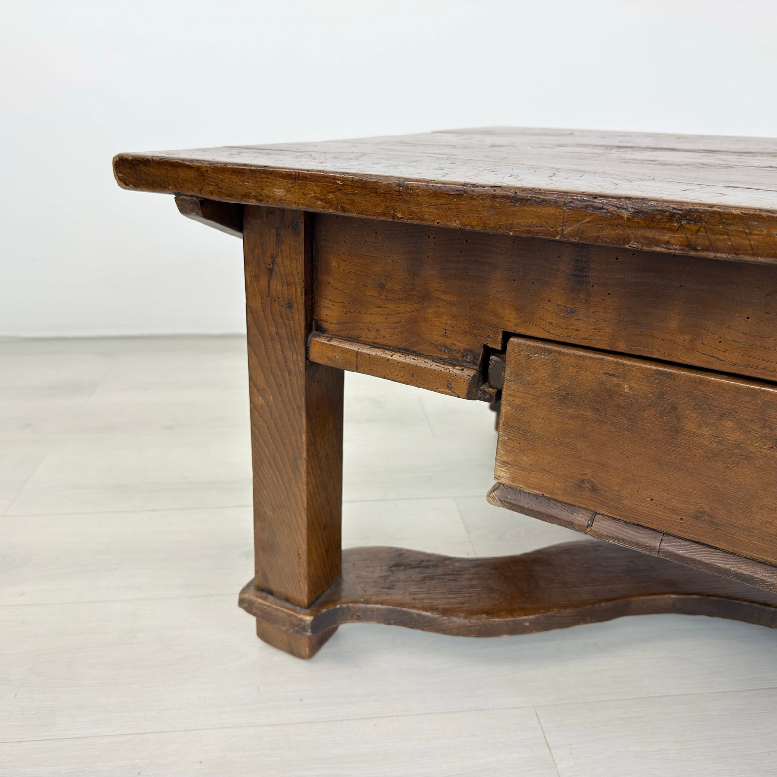 ANTIQUE RUSTIC COFFEE TABLE - 6