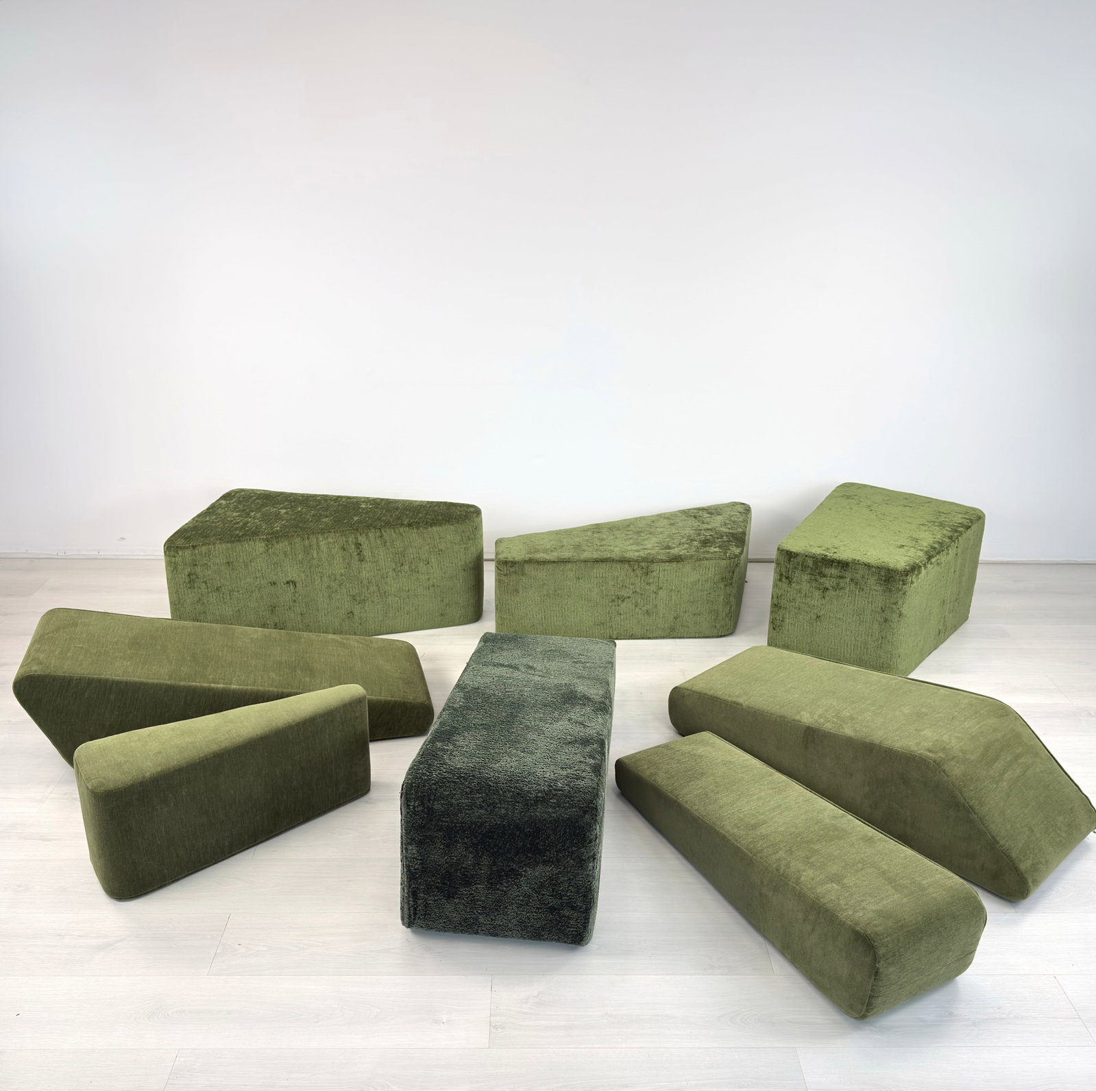 (8) MODULAR LOUNGE SET - 2