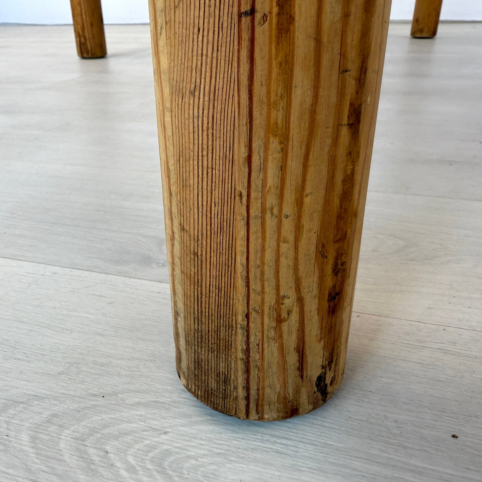 RAINER DAUMILLER EXTENDABLE DINING TABLE - 16