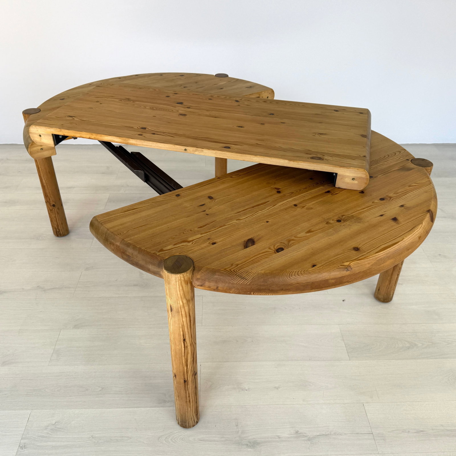 RAINER DAUMILLER EXTENDABLE DINING TABLE - 8