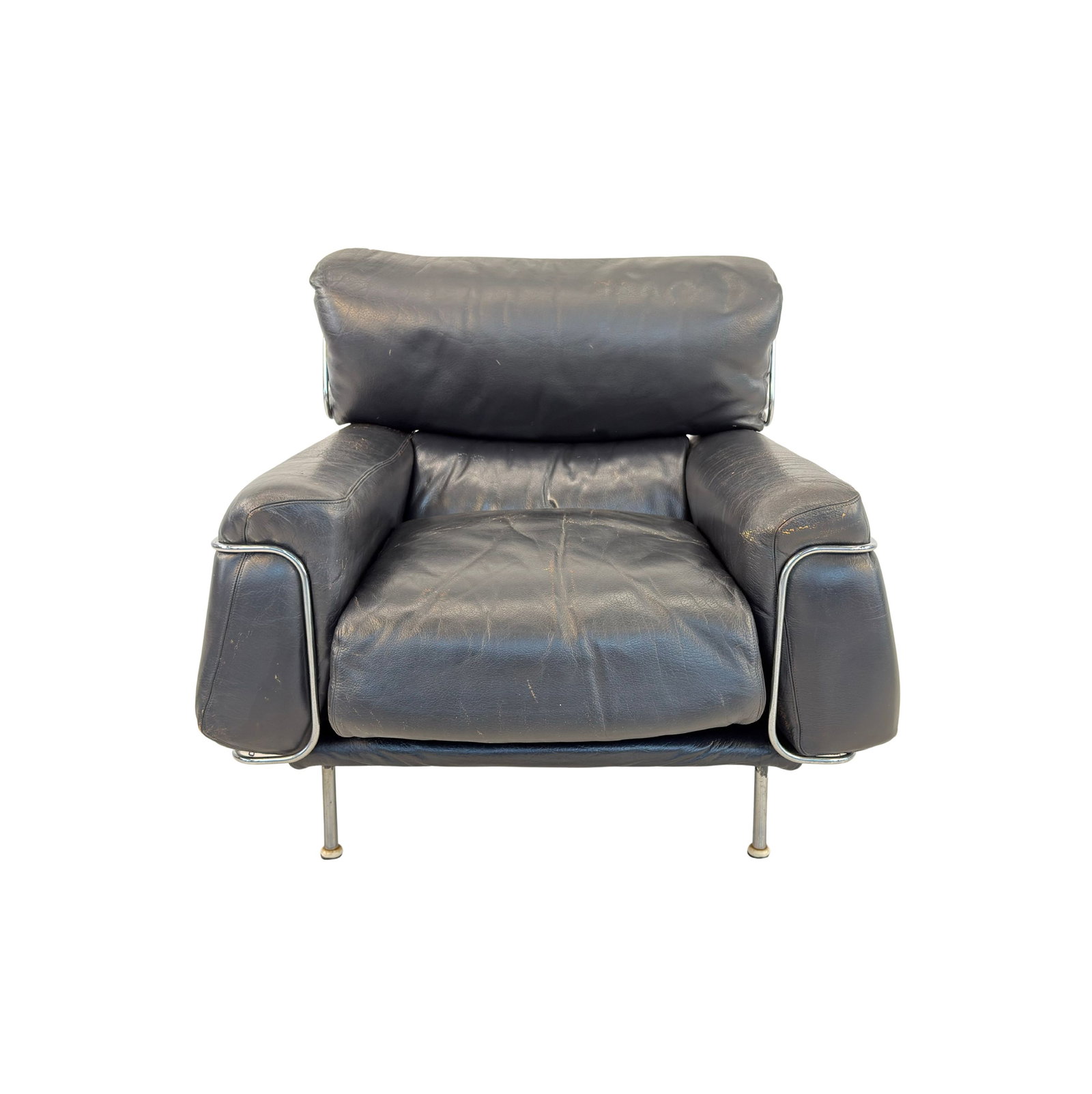 VITTORIO INTROINI FOR SAPORITI LOUNGE CHAIR: Dimensions: H 31.7” x W 33” x D 36” x SH 16.7”. Vintage black leather and chrome “Franz ” chair by Vittorio Introini for Saporiti, 1960s.