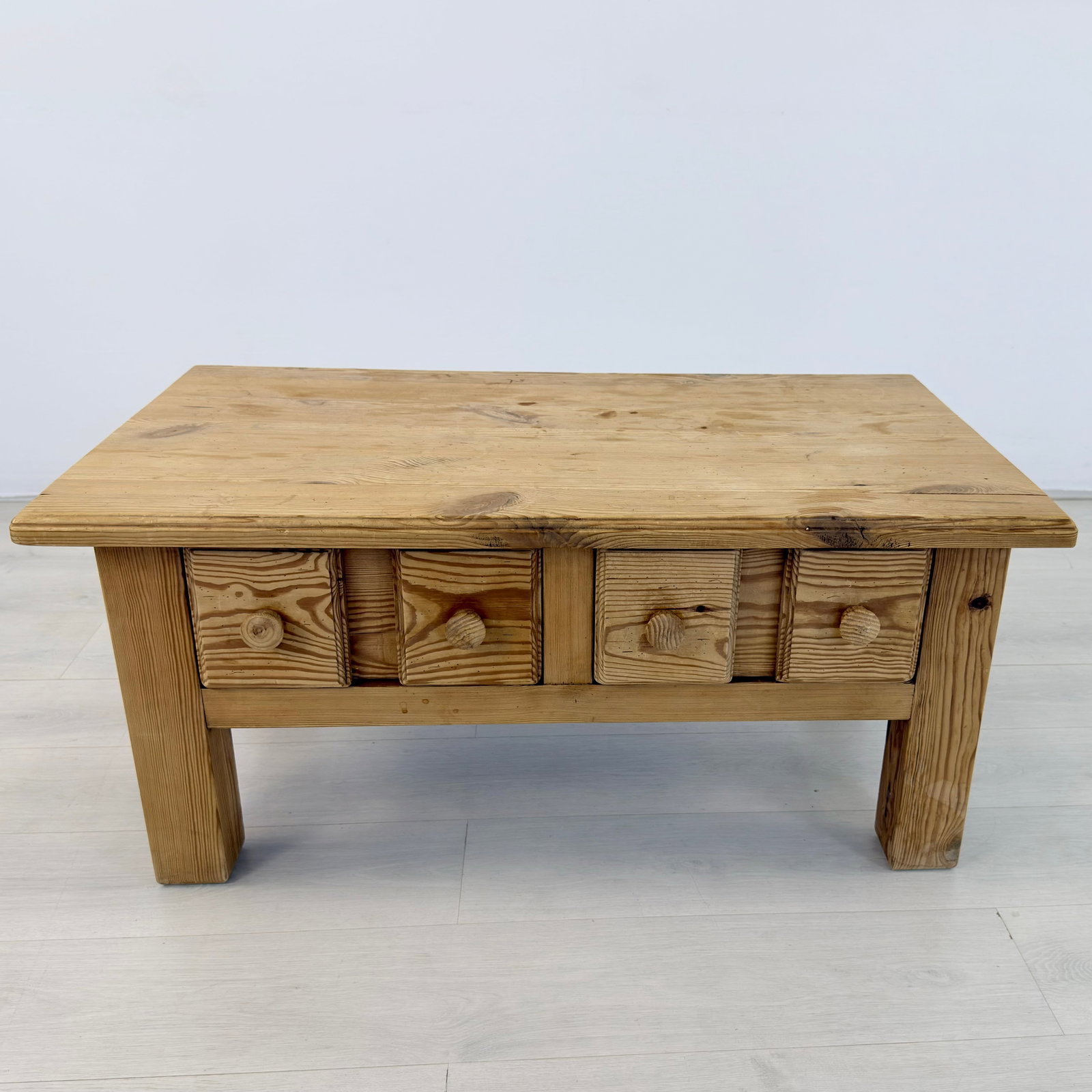 RUSTIC PINE COFFEE TABLE - 4
