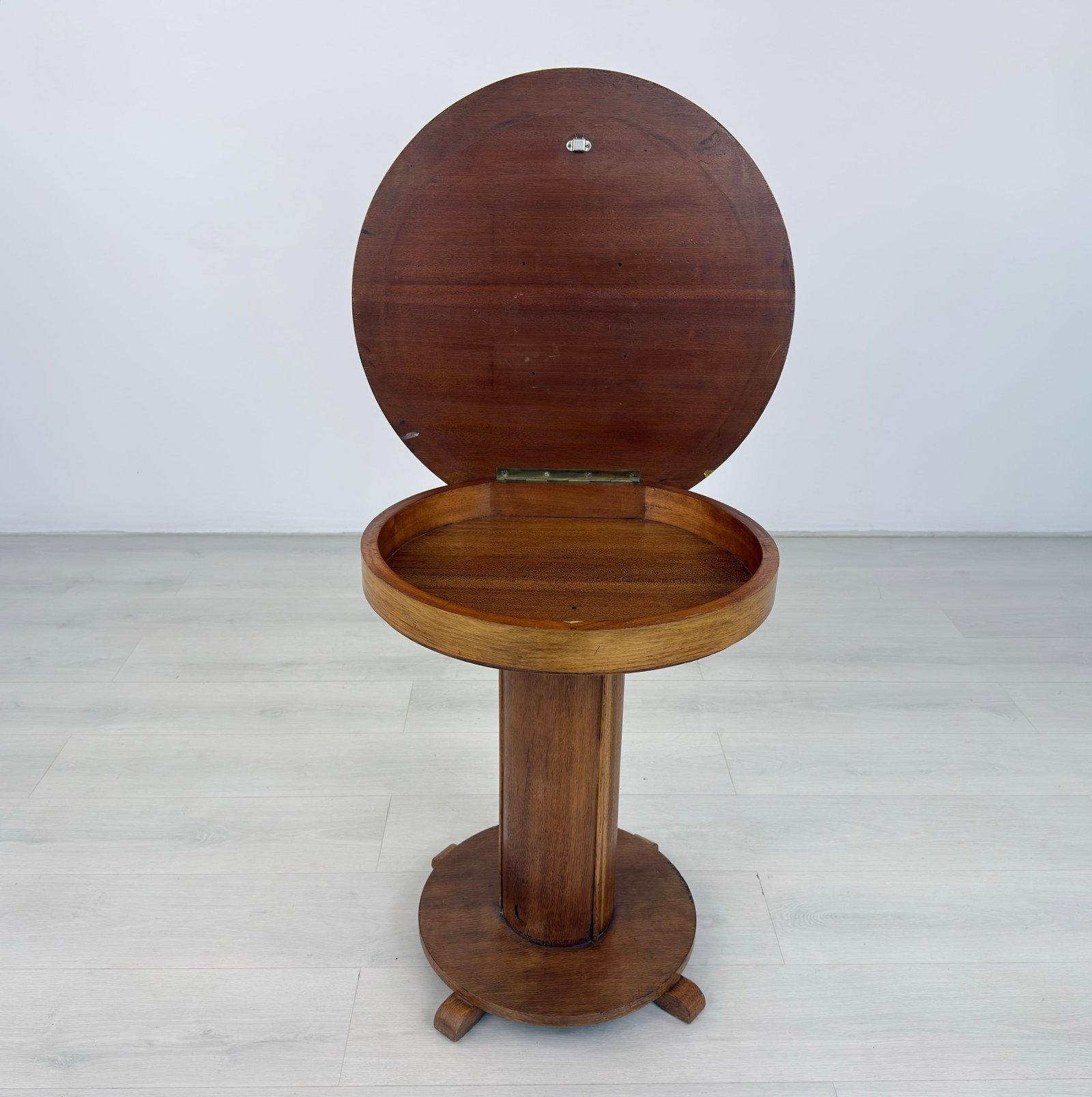 ART DECO SIDE TABLE - 3