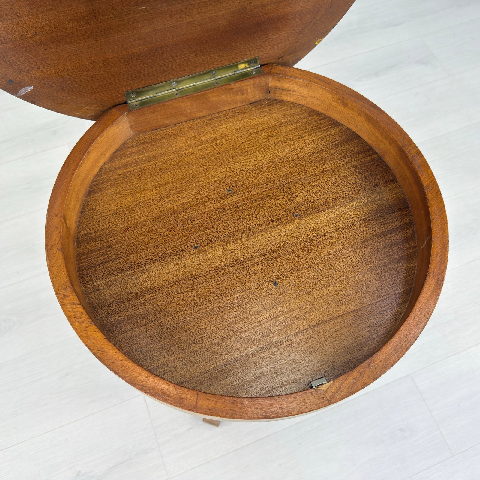 ART DECO SIDE TABLE - 7