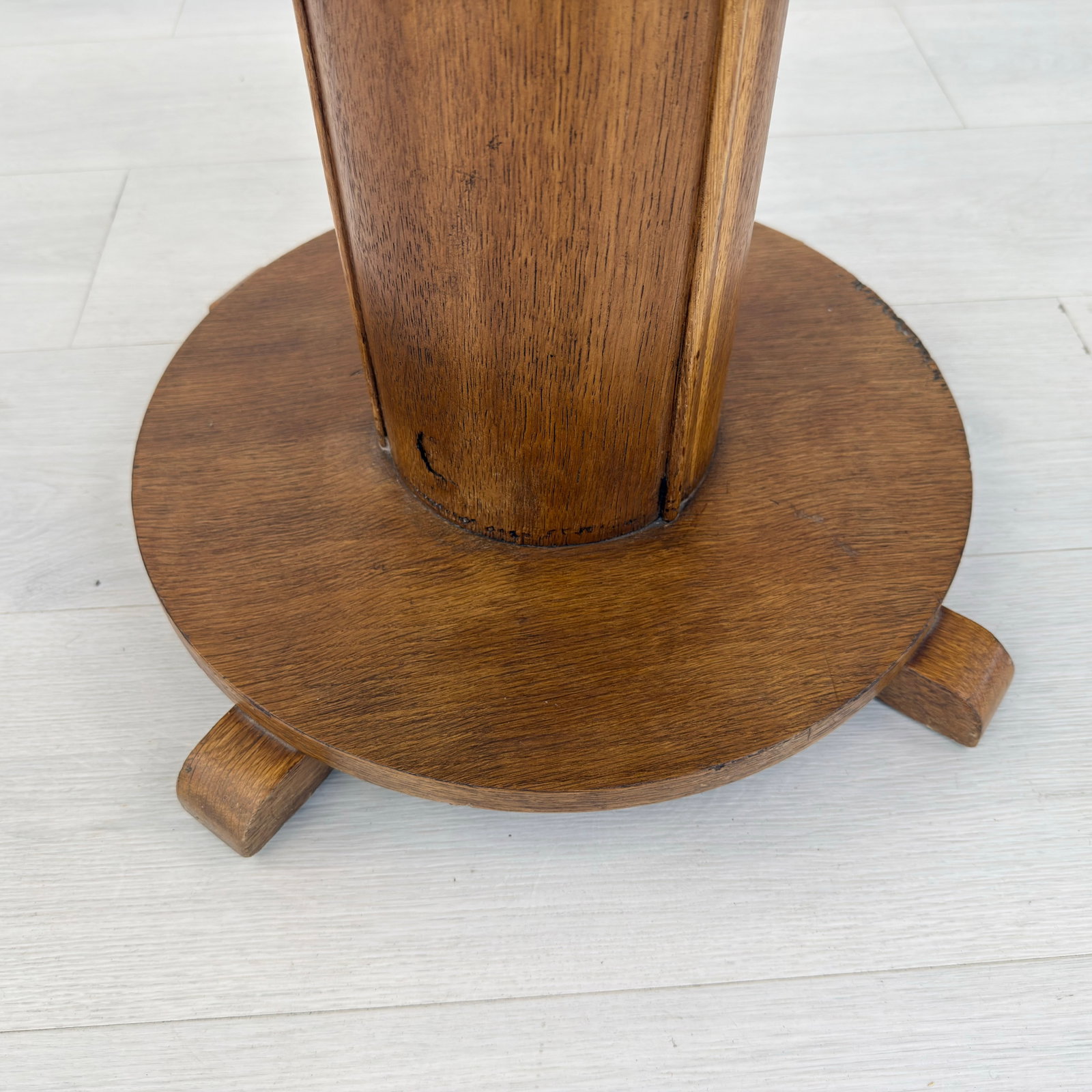 ART DECO SIDE TABLE - 9