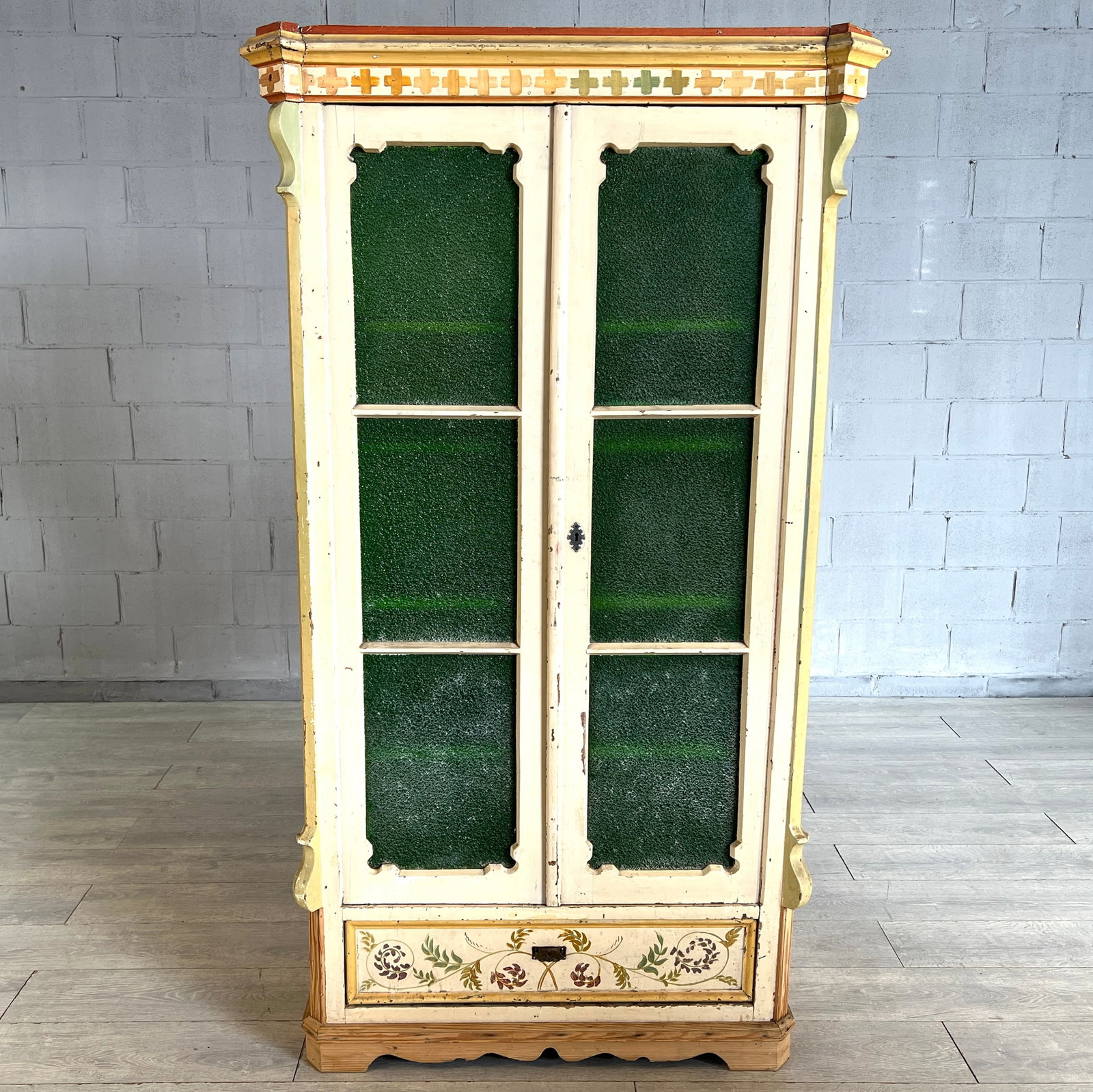ANTIQUE ITALIAN DISPLAY CABINET: Dimensions: H 74” x W 35.5” x D 18.7”. Antique Italian hand painted display cabinet with 5 shelves and one drawer under the shelves.