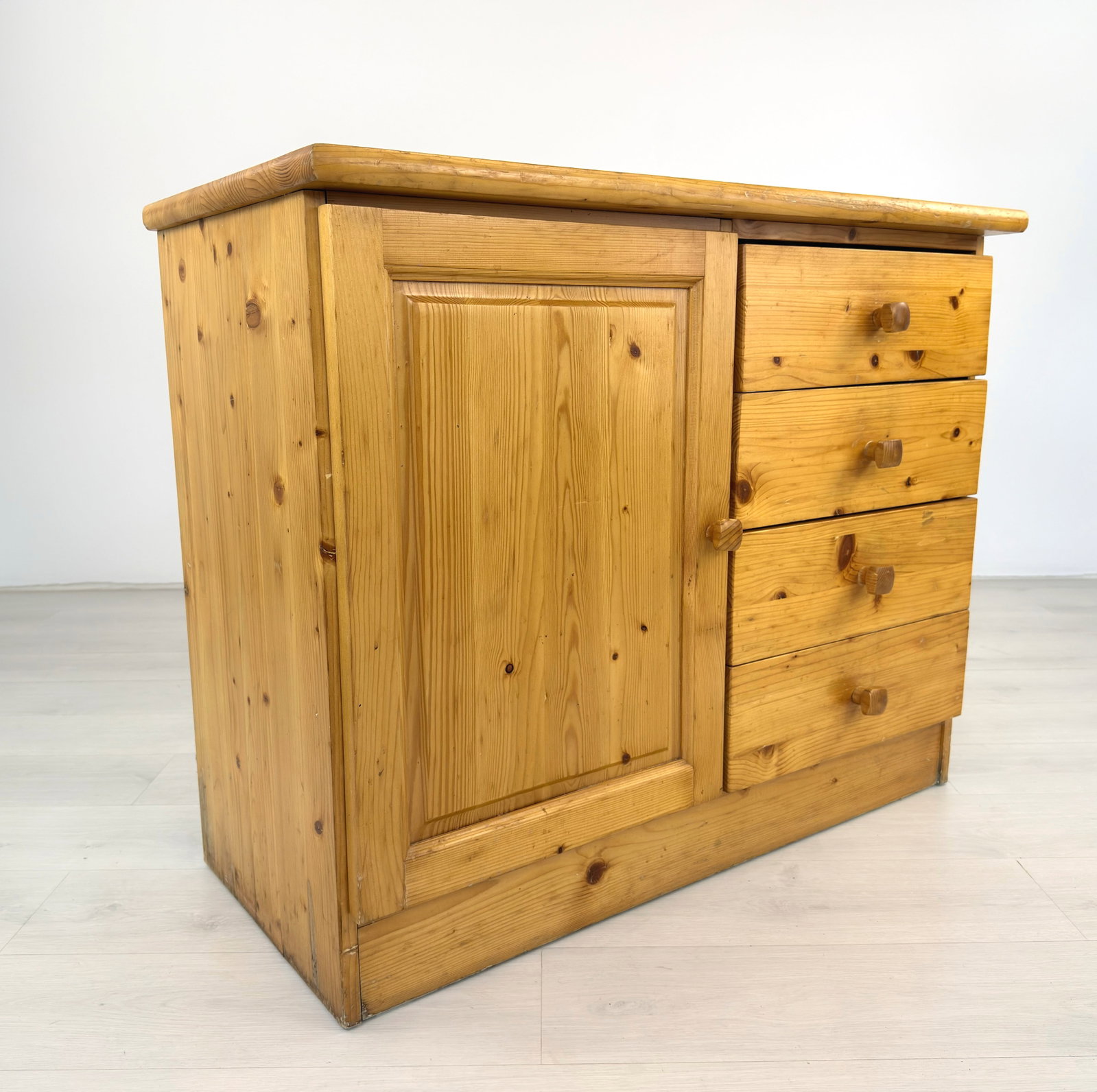 SCANDINAVIAN PINE SIDEBOARD - 2