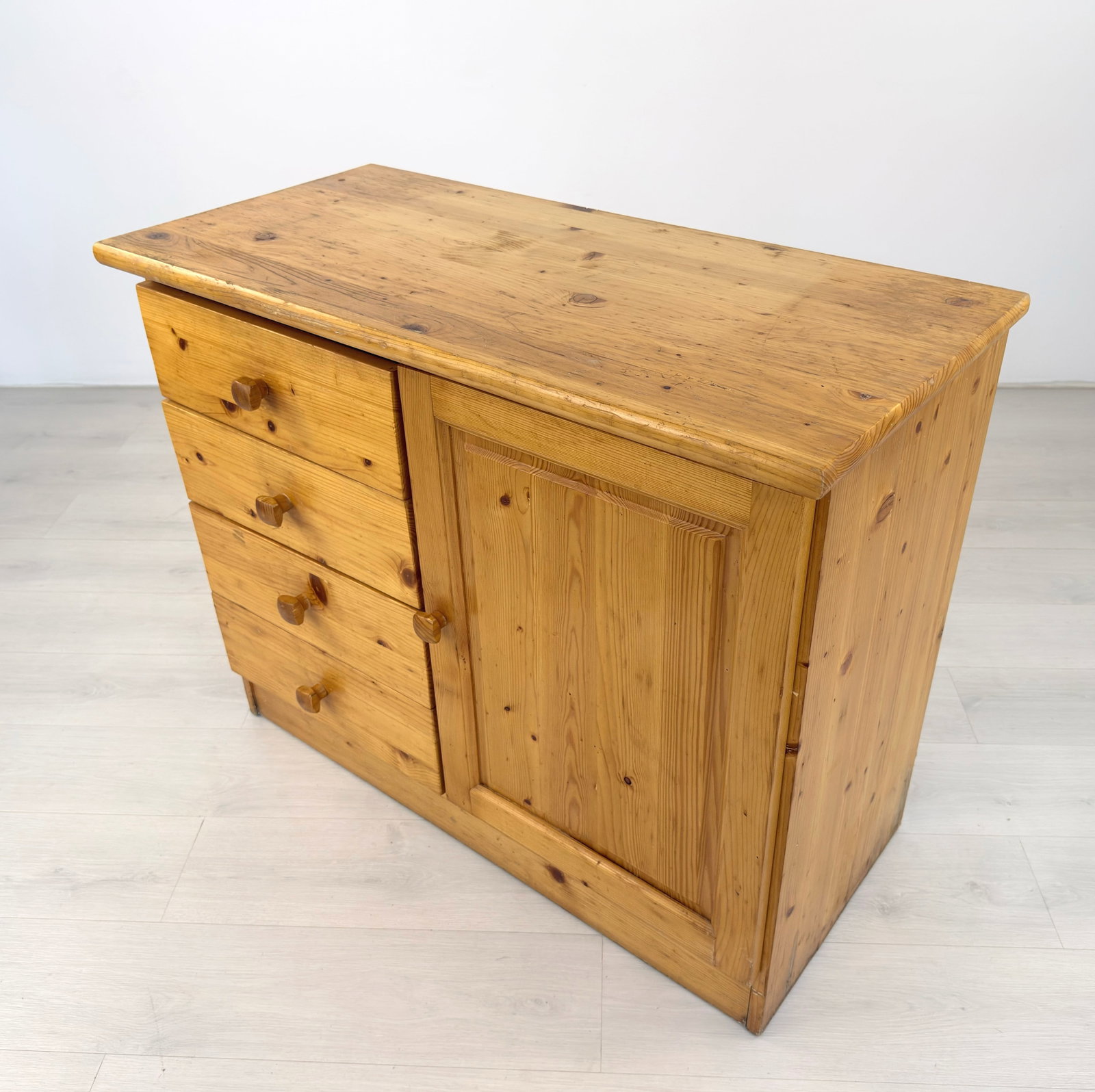 SCANDINAVIAN PINE SIDEBOARD - 3