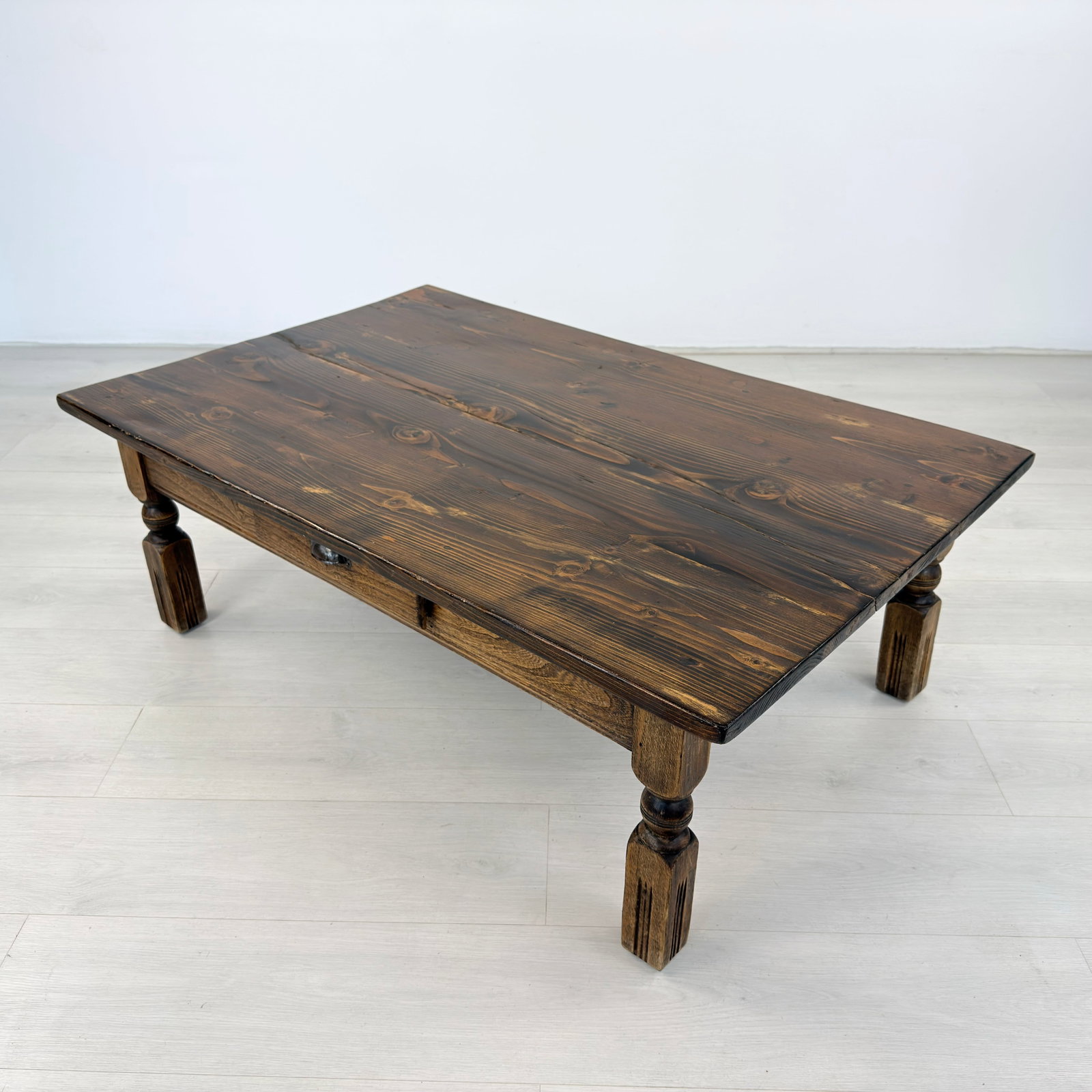 VINTAGE COFFEE TABLE - 4