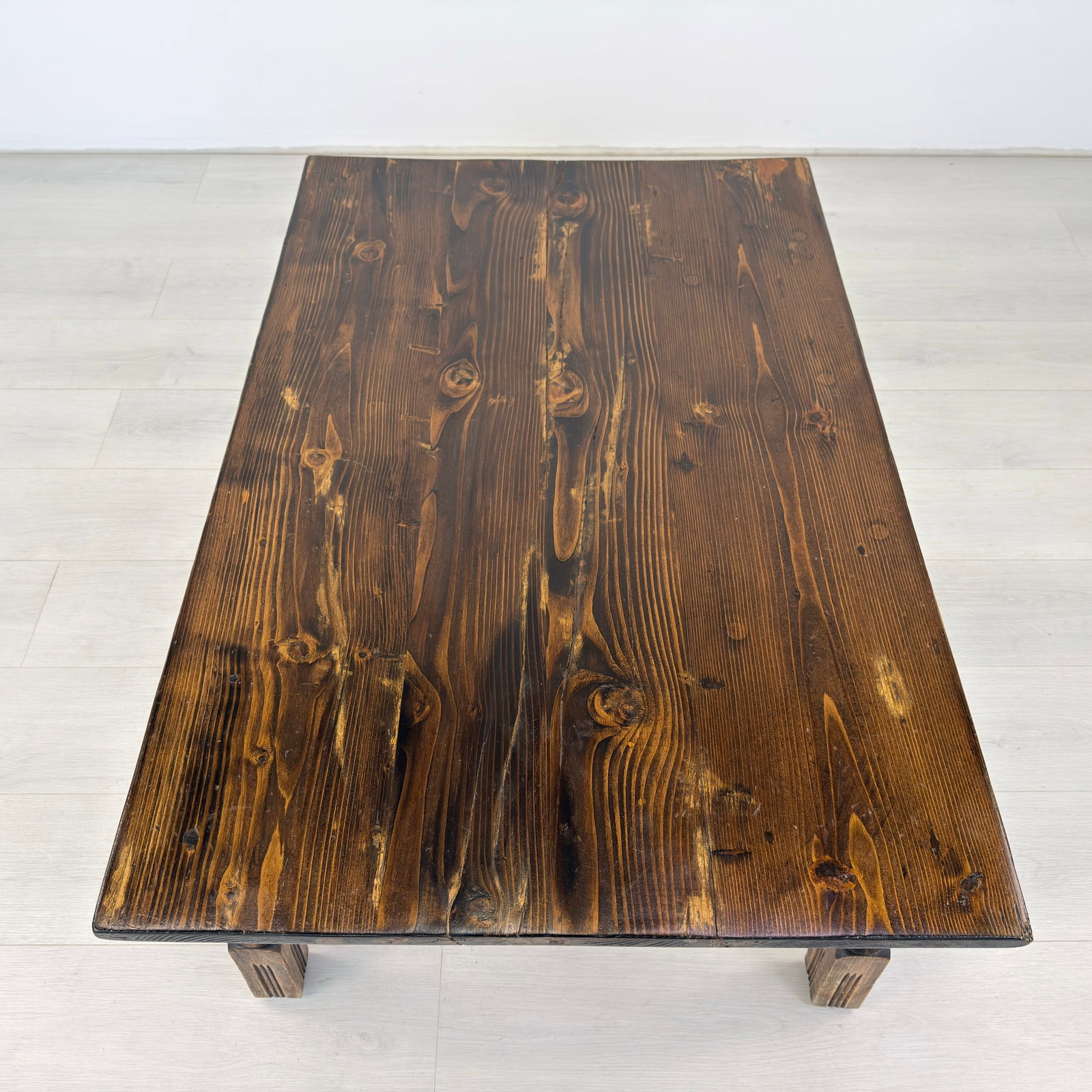 VINTAGE COFFEE TABLE - 8