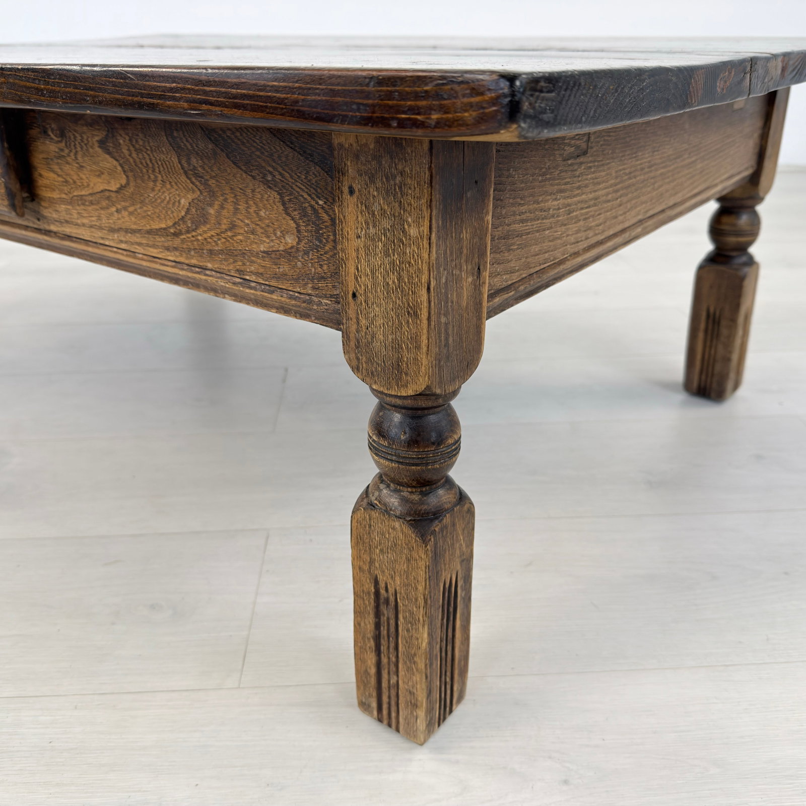 VINTAGE COFFEE TABLE - 9