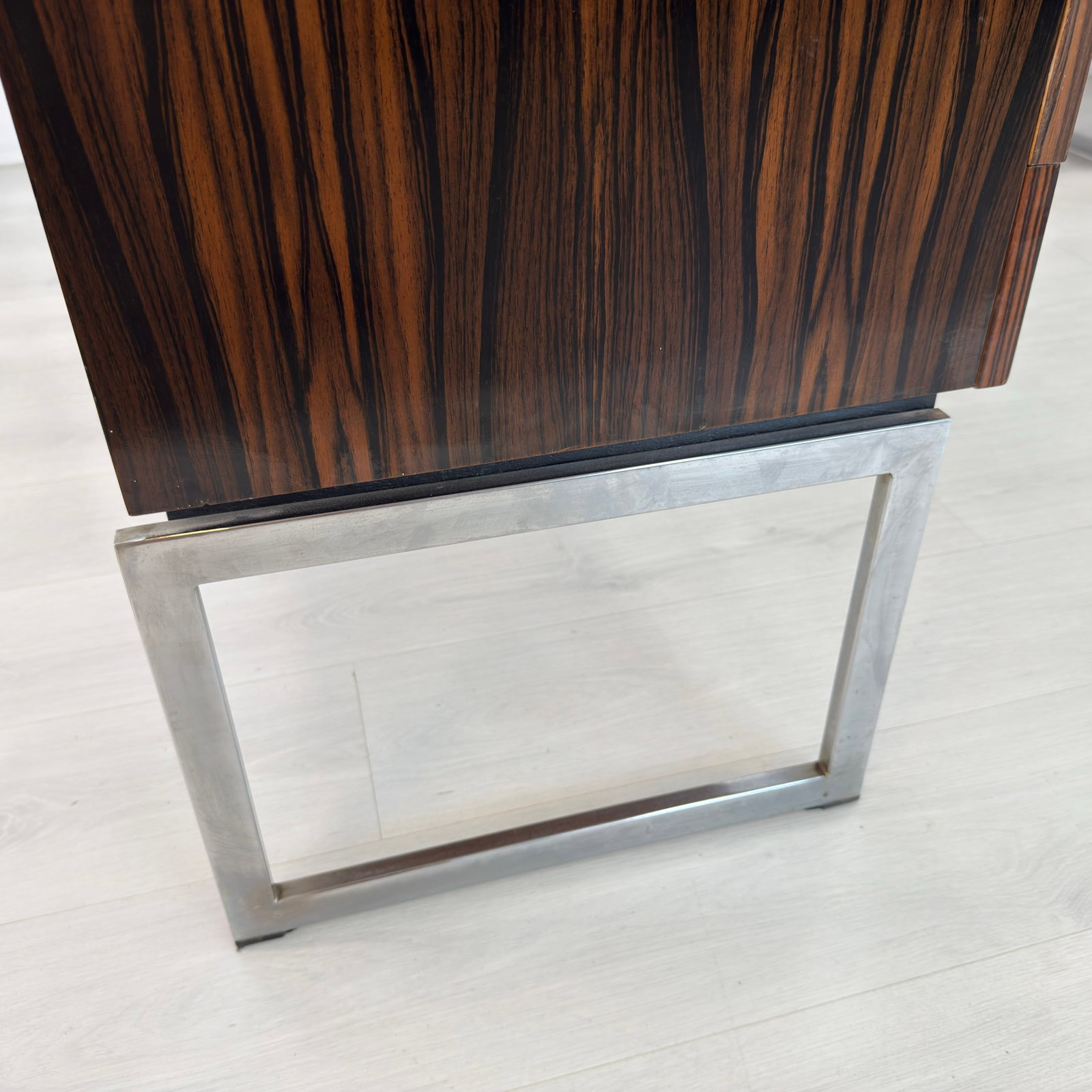 VINTAGE ROSEWOOD SIDEBOARD MANNER OF MEUBELFABRIEK AURORA - 15