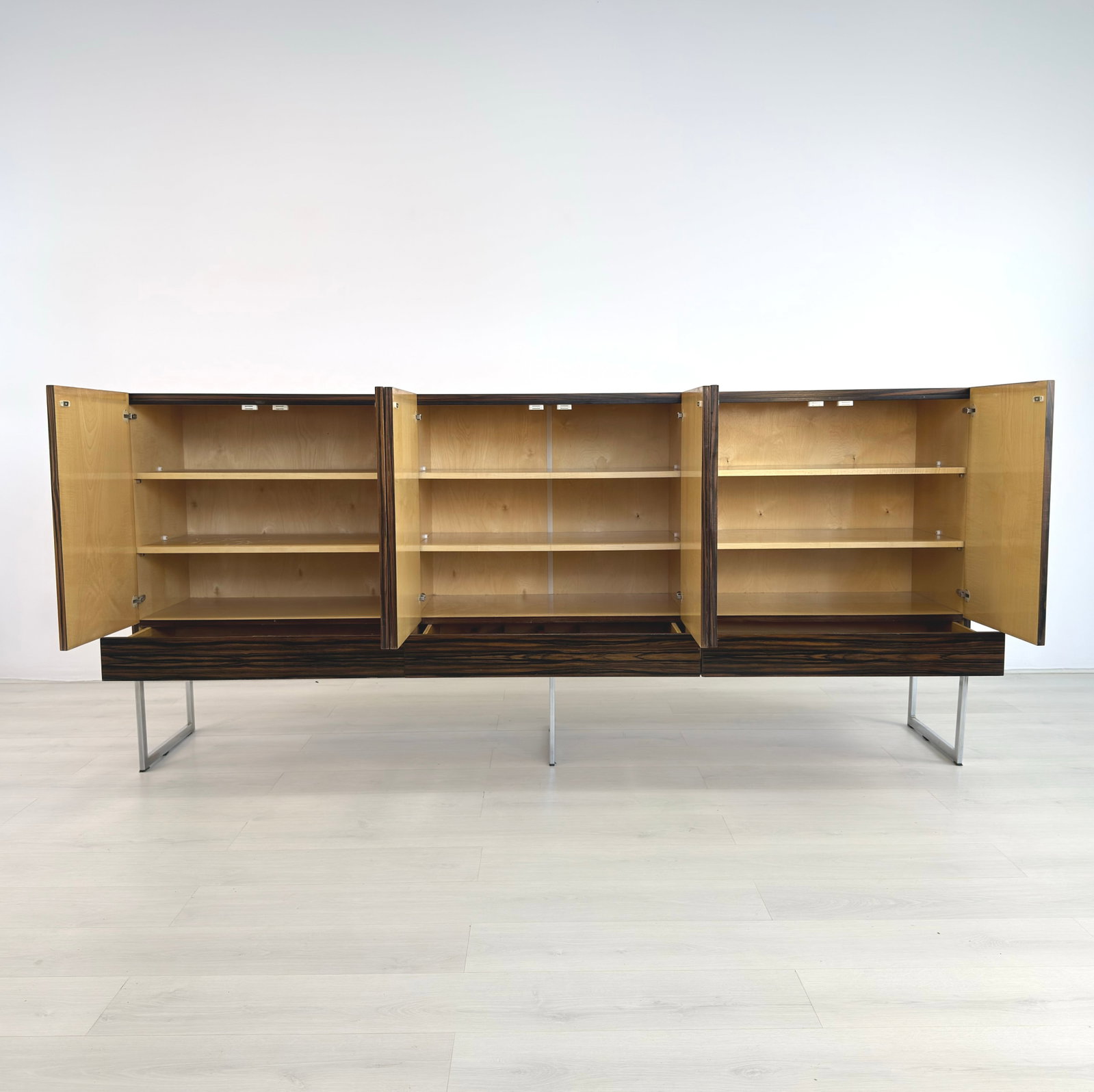 VINTAGE ROSEWOOD SIDEBOARD MANNER OF MEUBELFABRIEK AURORA - 3