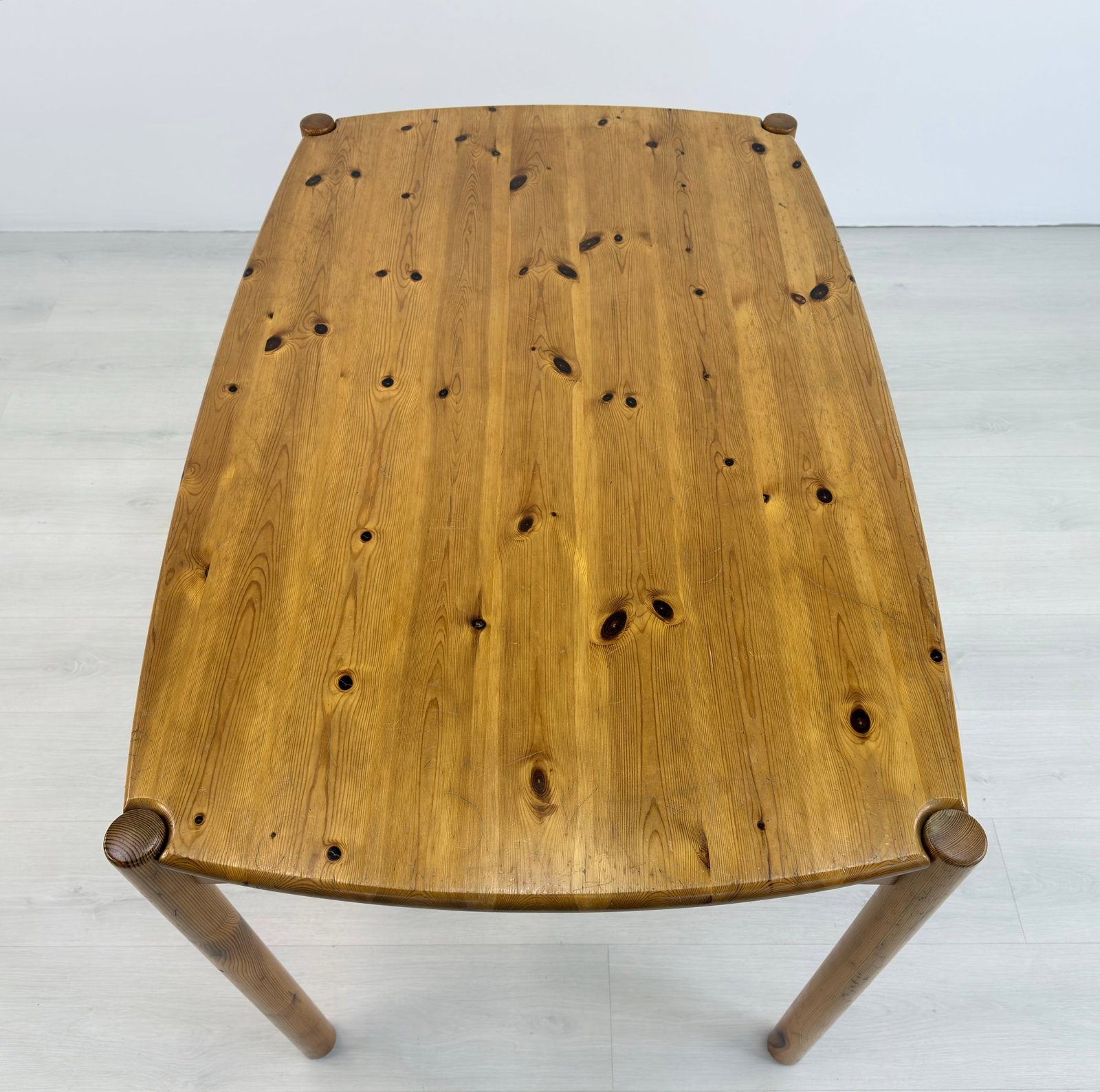 RAINER DAUMILLER STYLE DINING TABLE - 6
