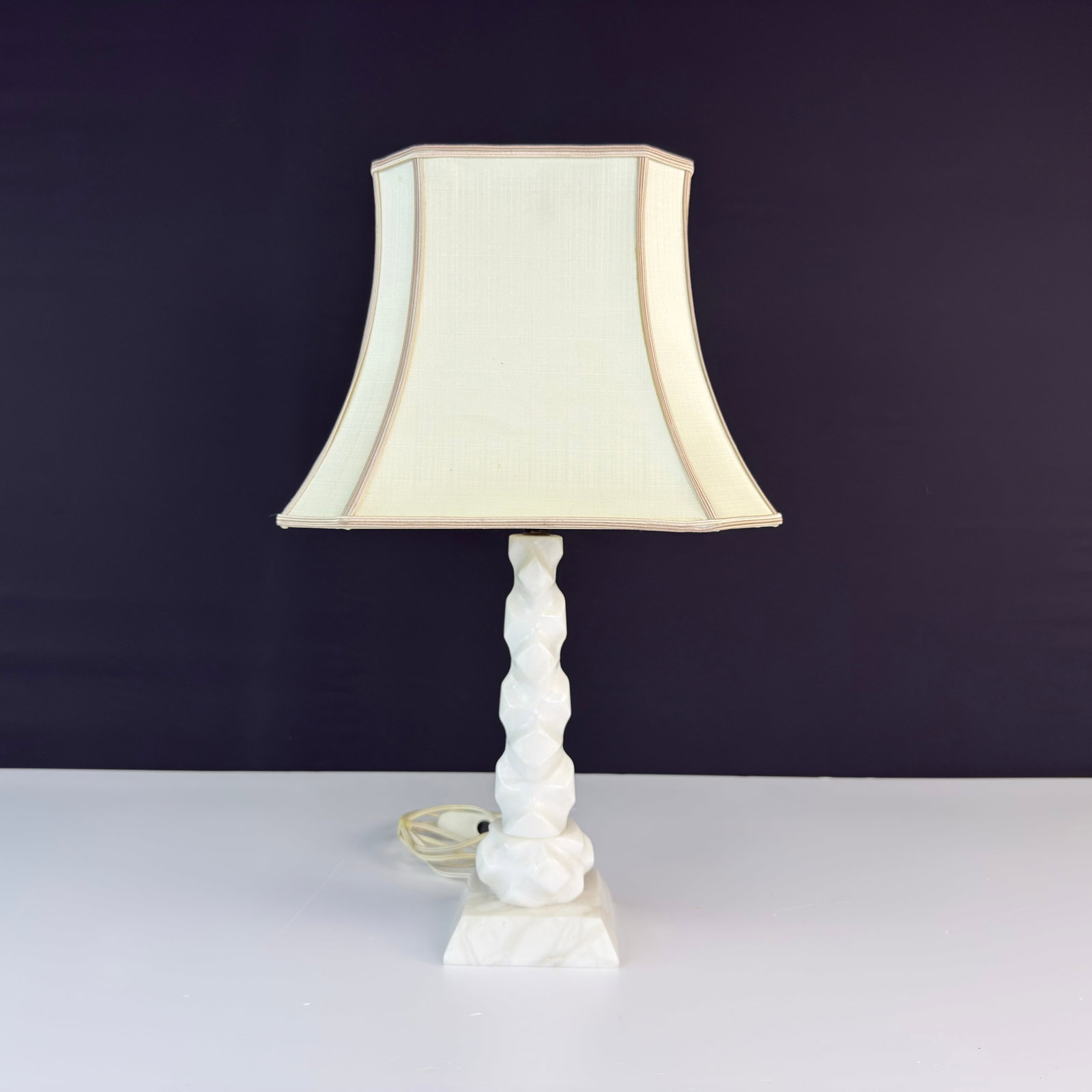 ITALIAN ALABASTER TABLE LAMP (1 of 6)