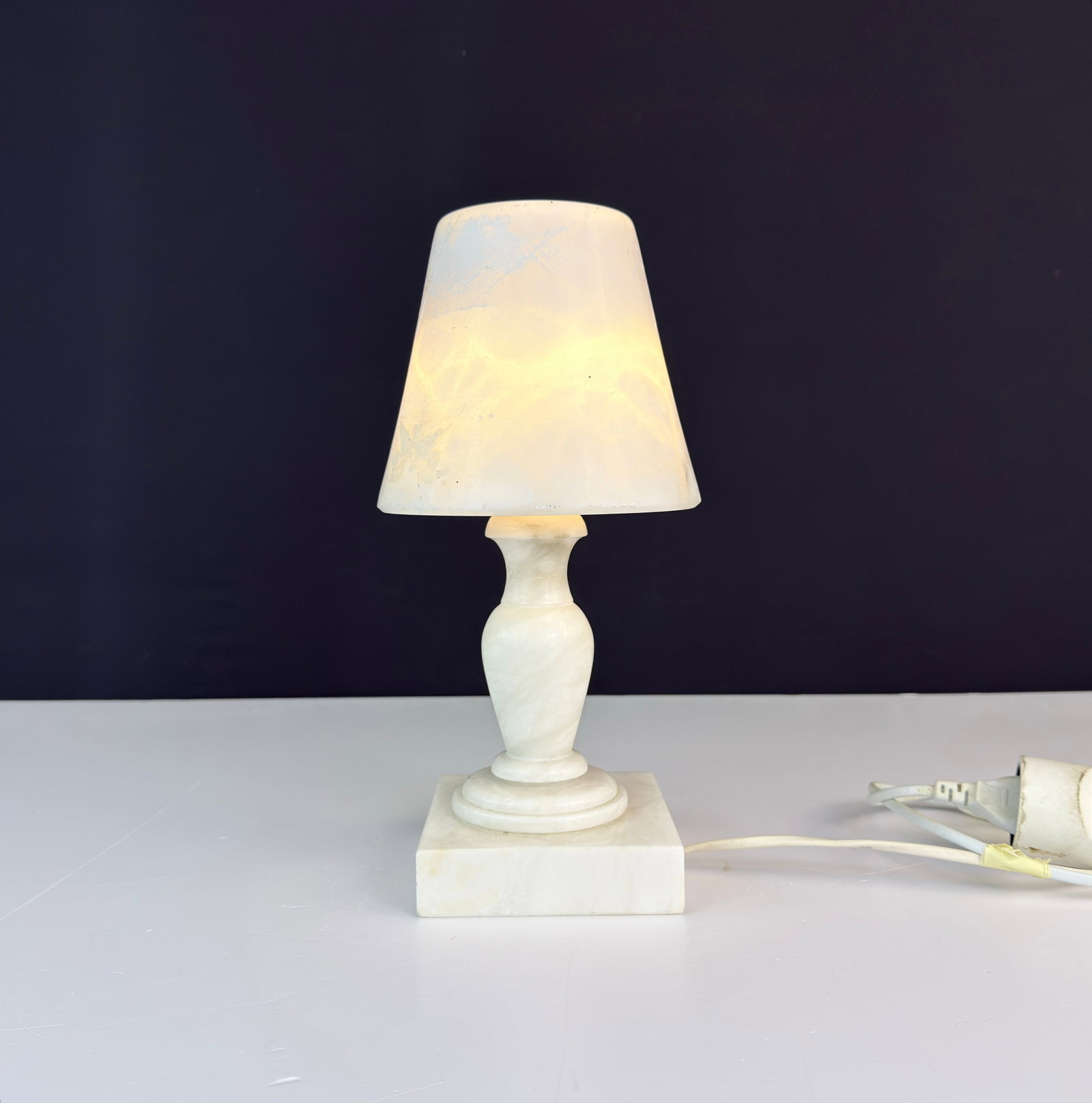 ALABASTER TABLE LAMP - 4