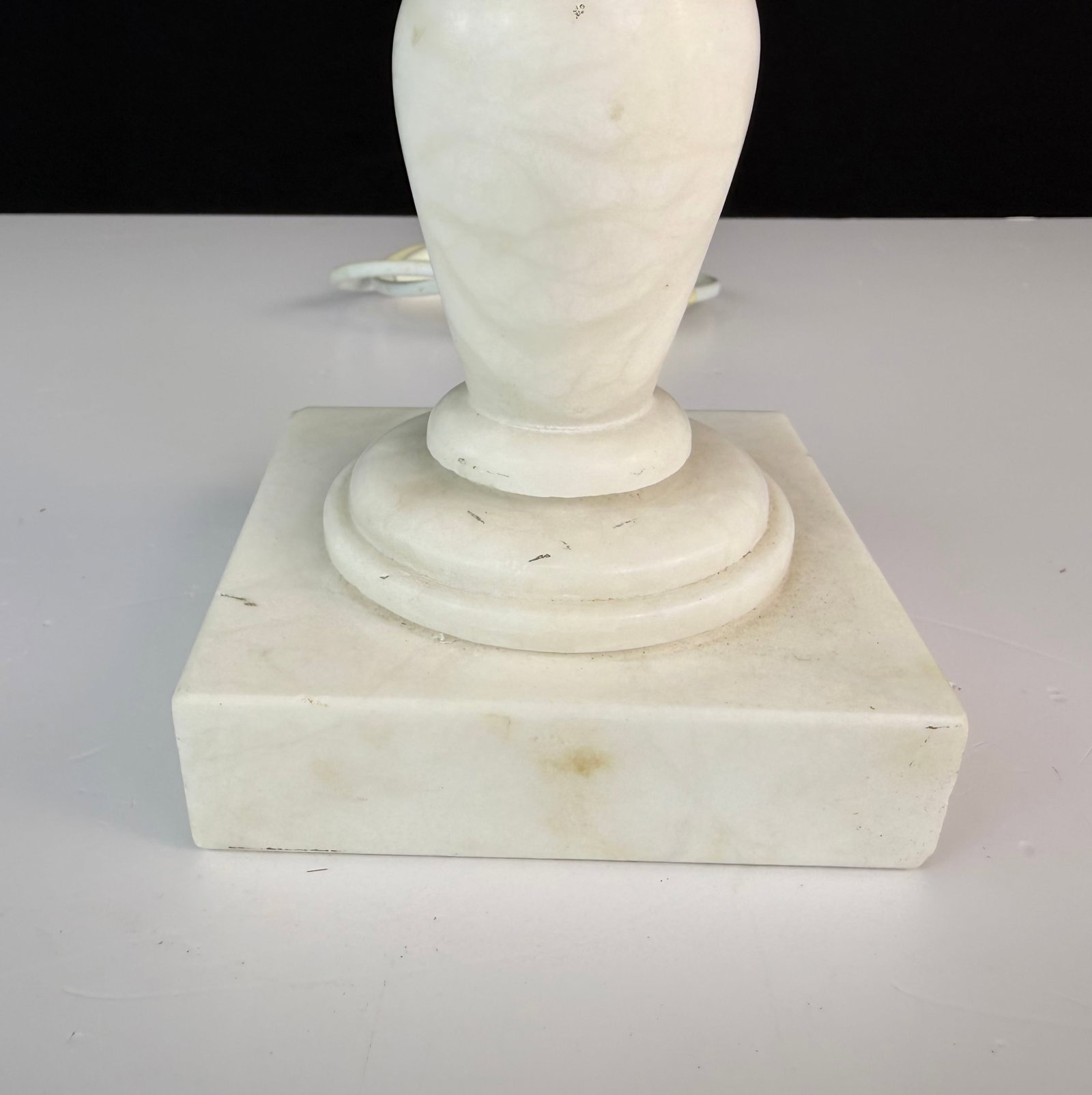 ALABASTER TABLE LAMP - 7
