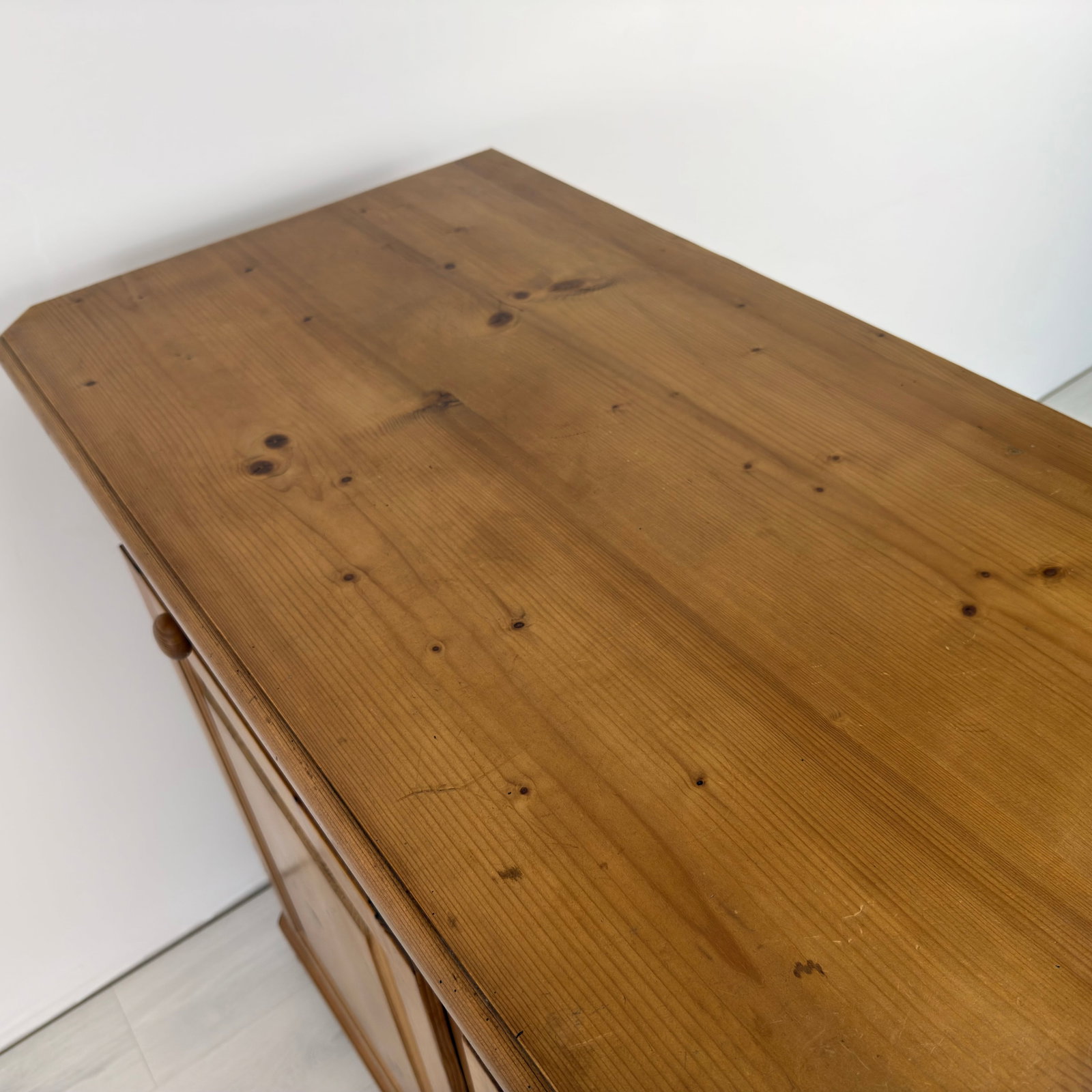VINTAGE PINE SIDEBOARD - 12