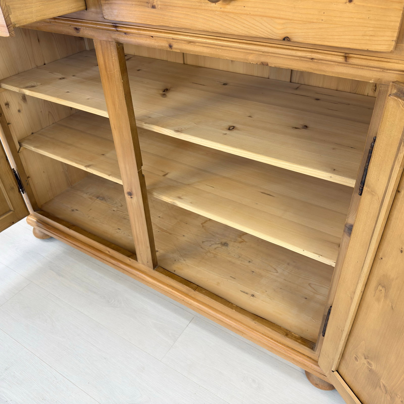 VINTAGE PINE SIDEBOARD - 8