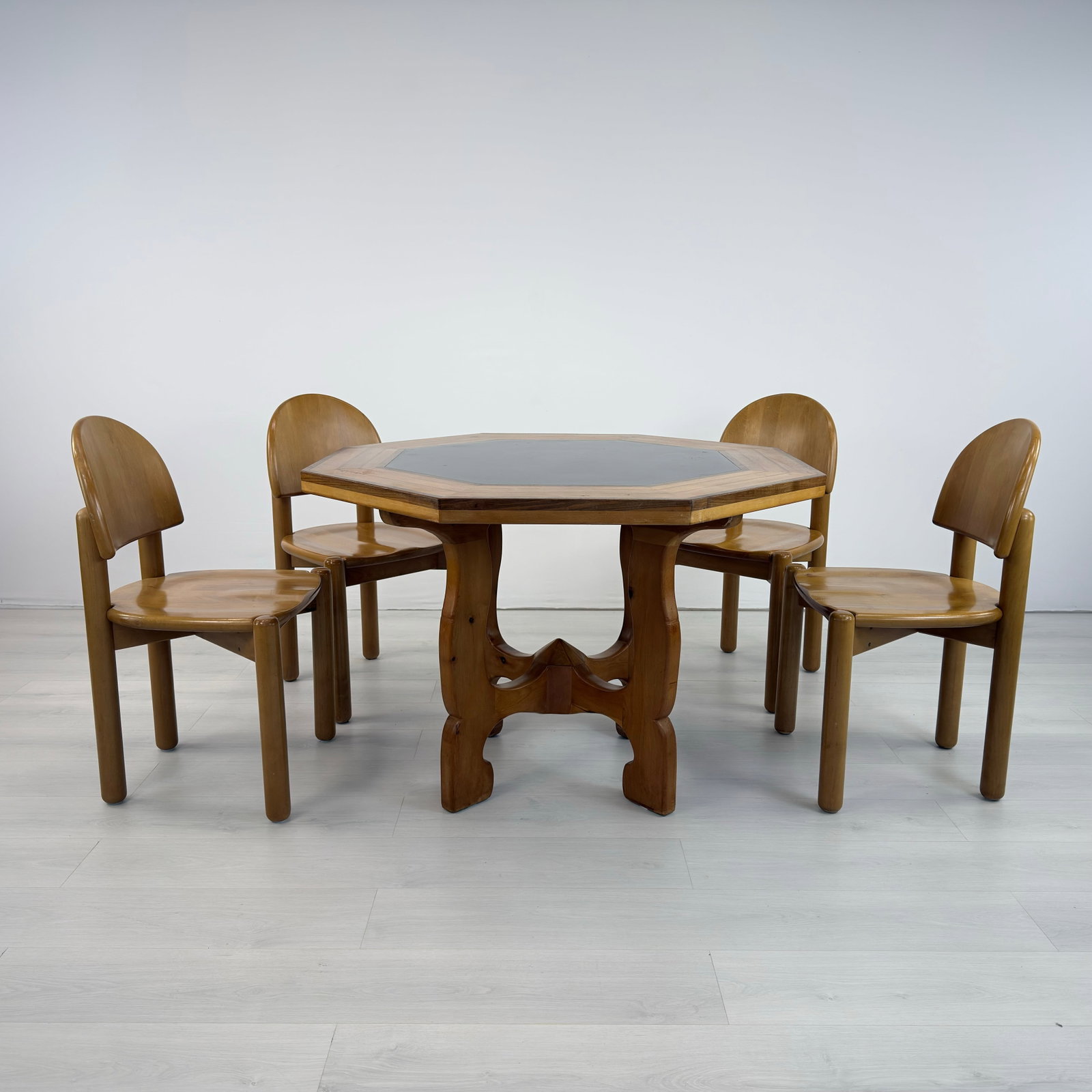 SCANDINAVIAN BREAKFAST TABLE - 10