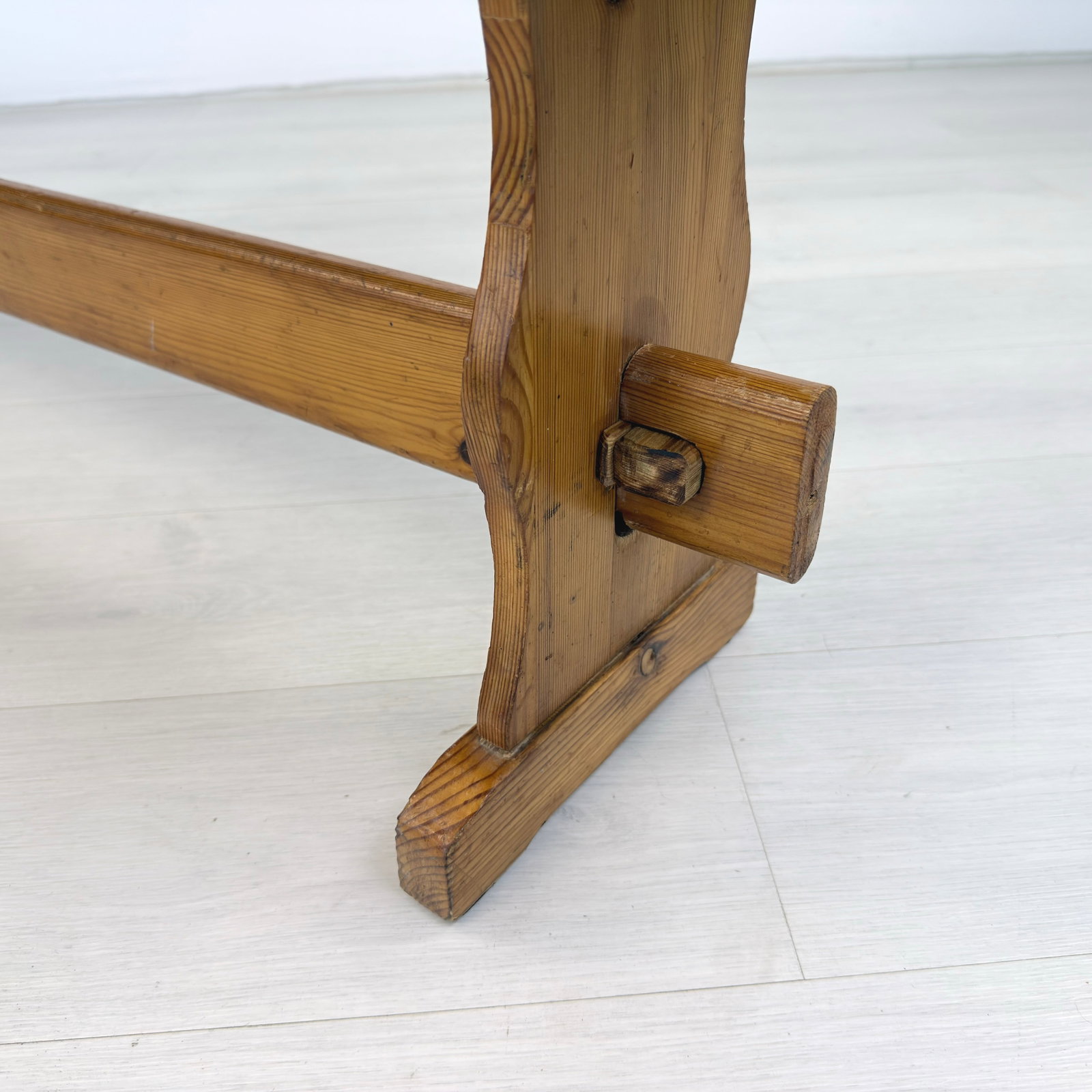 FARMHOUSE PINE BENCH - 9