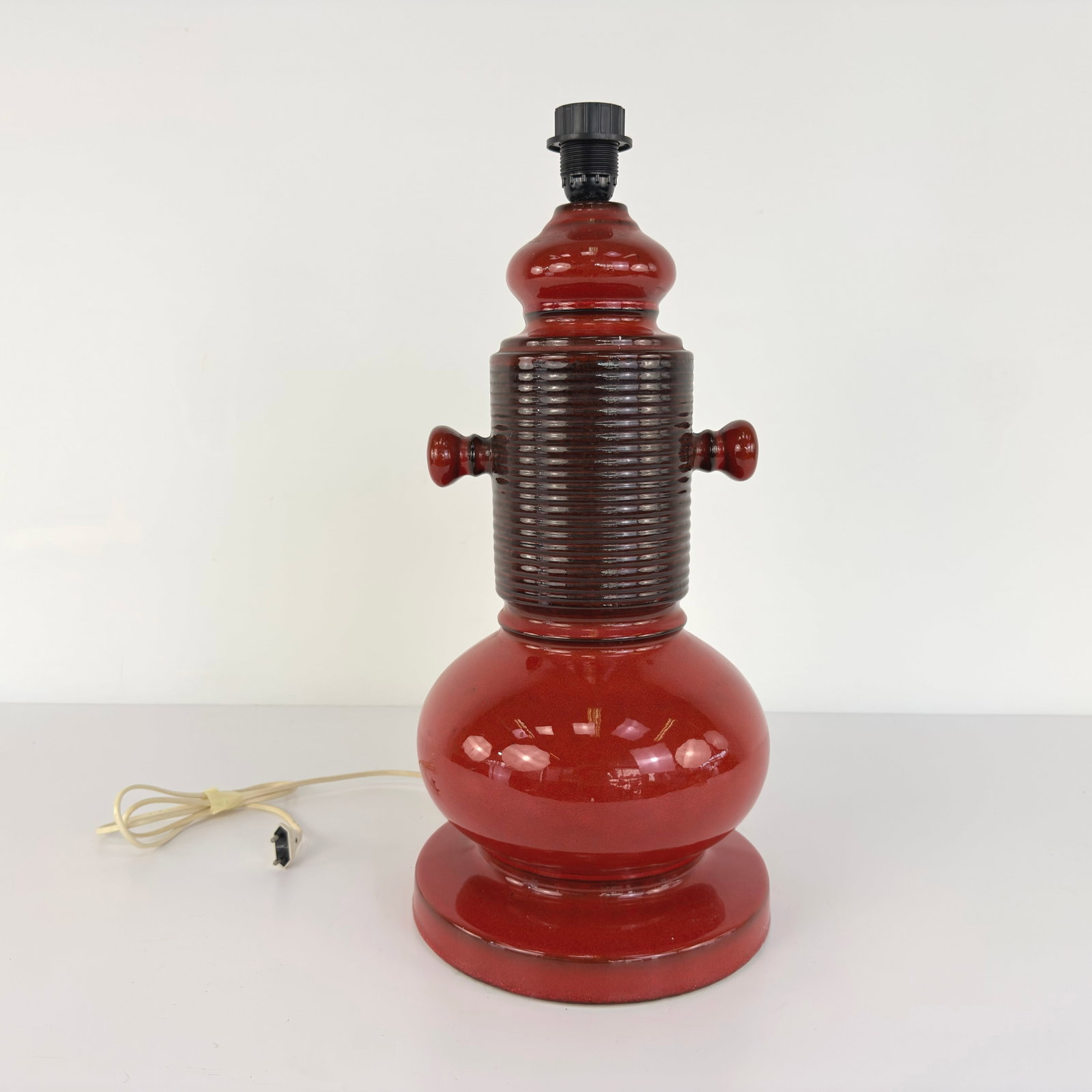 VINTAGE CERAMIC TABLE LAMP - 5