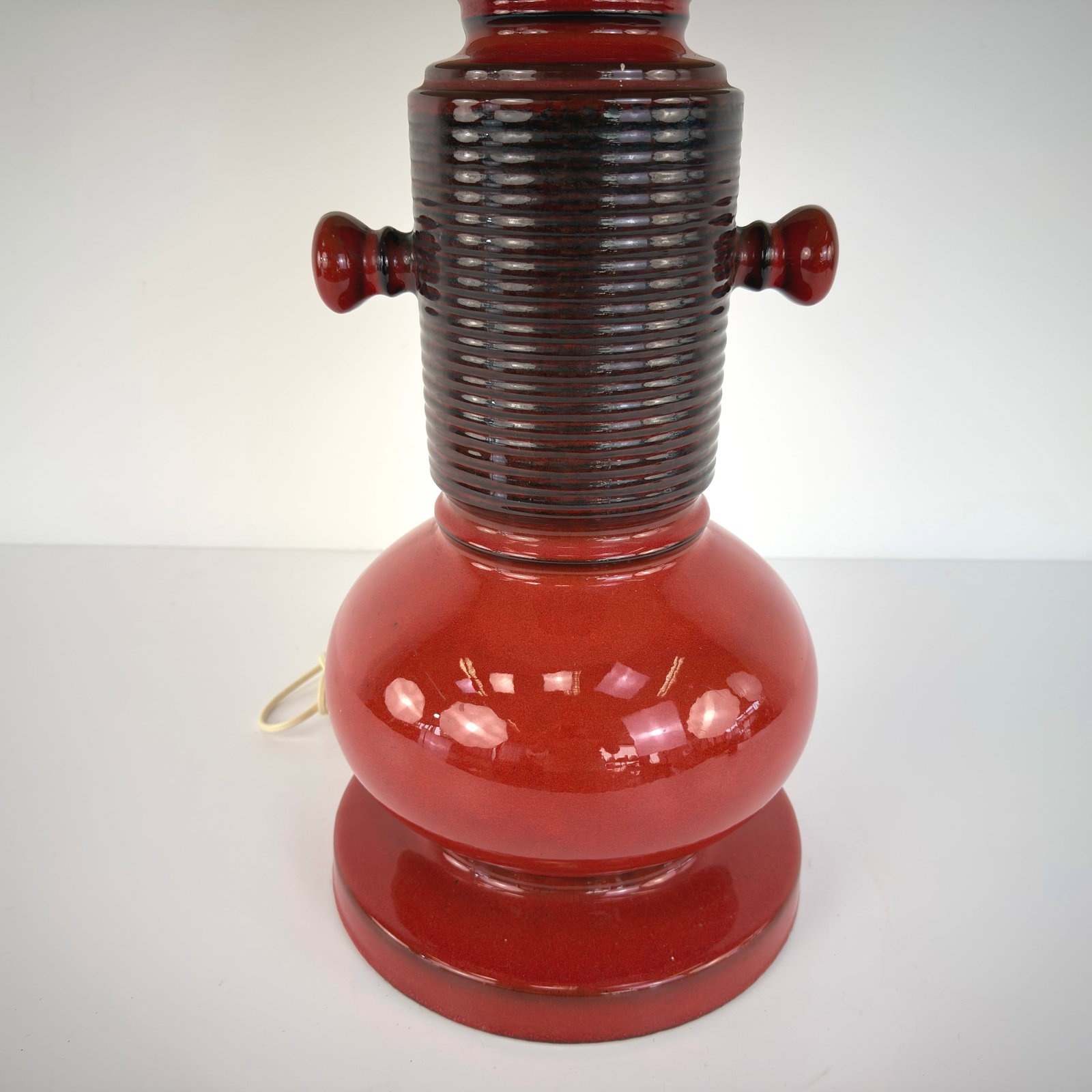 VINTAGE CERAMIC TABLE LAMP - 6