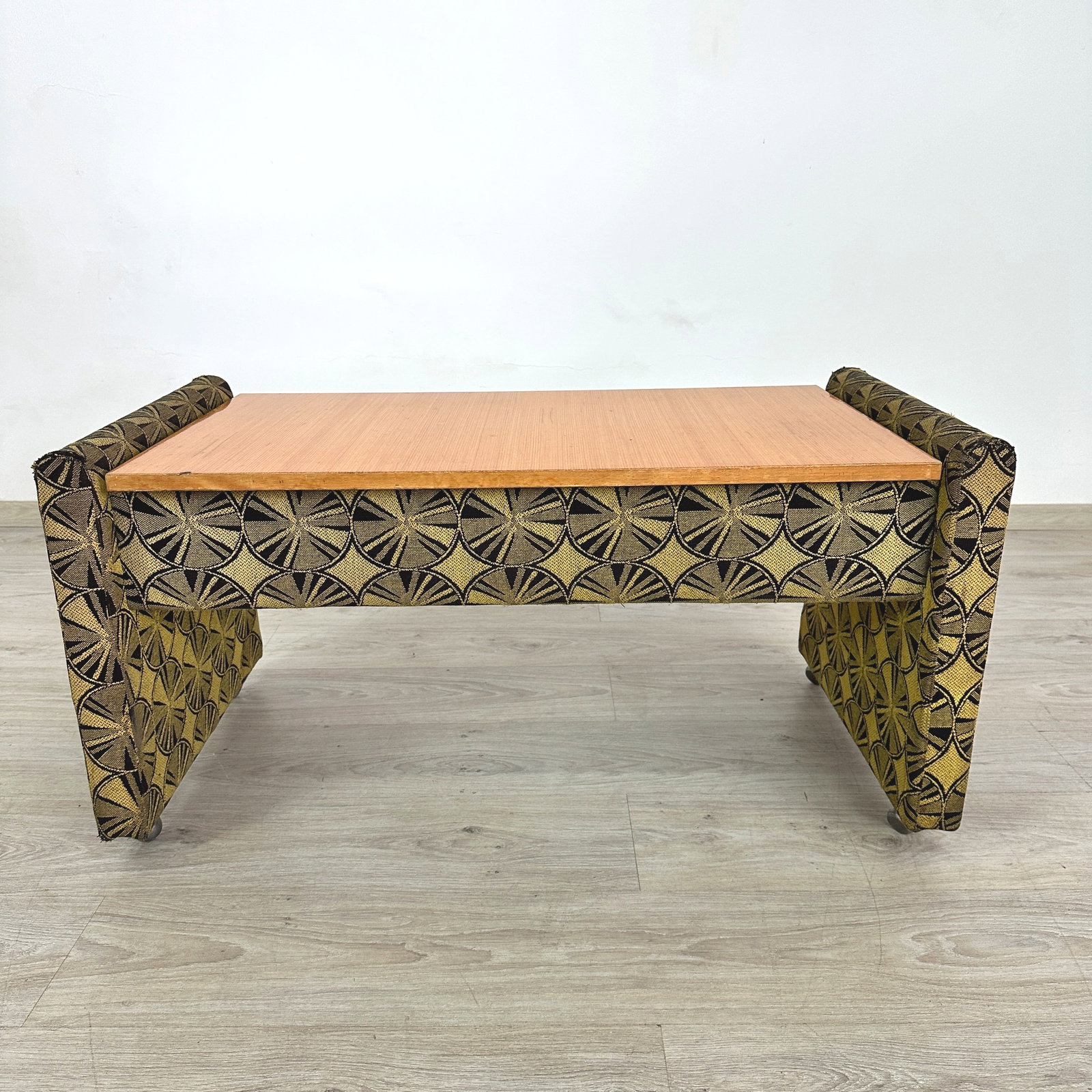 VINTAGE CONSOLE TABLE - 2