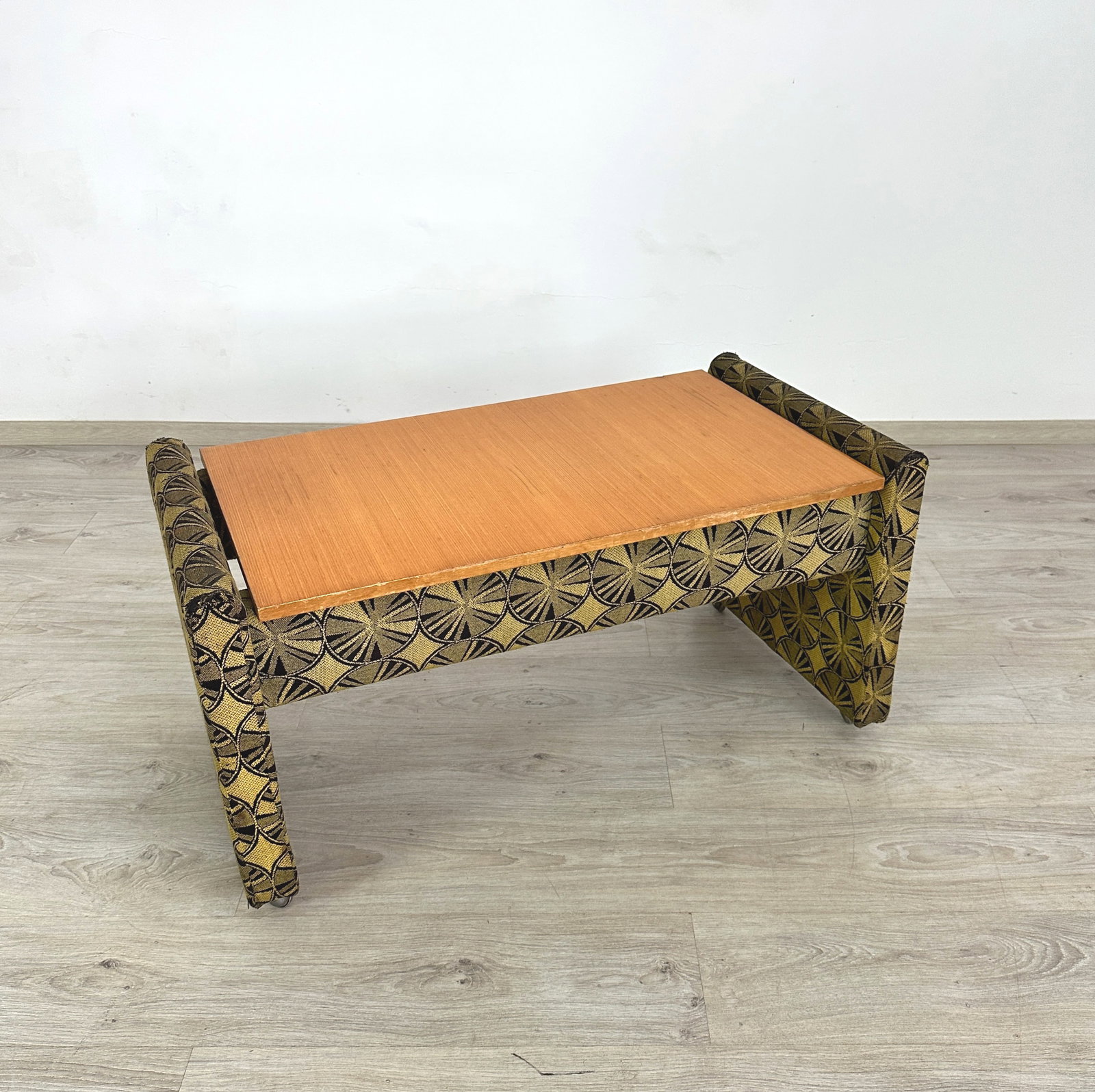 VINTAGE CONSOLE TABLE - 3